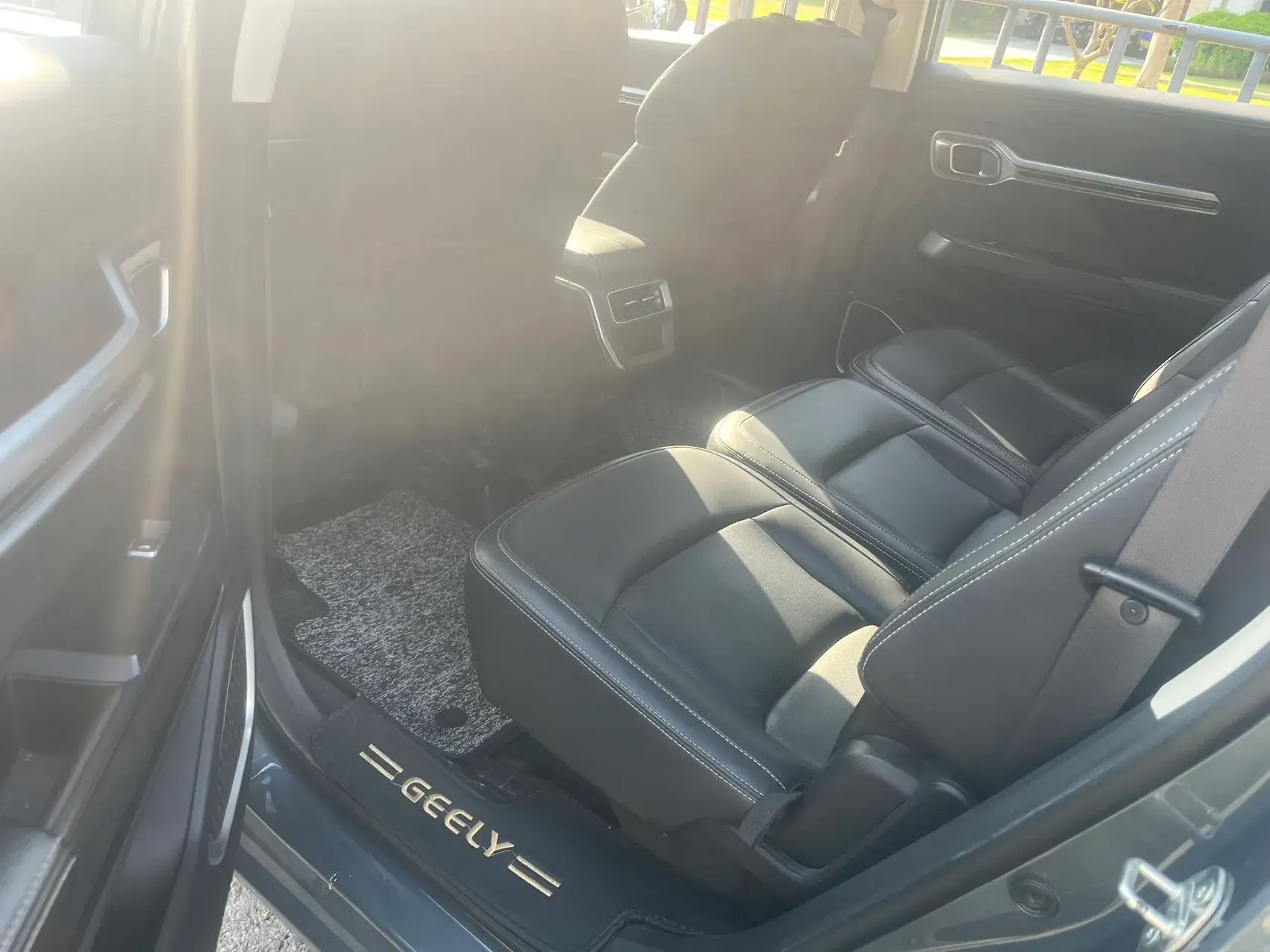 2020 GEELY OKAVANGO thumbnail 4