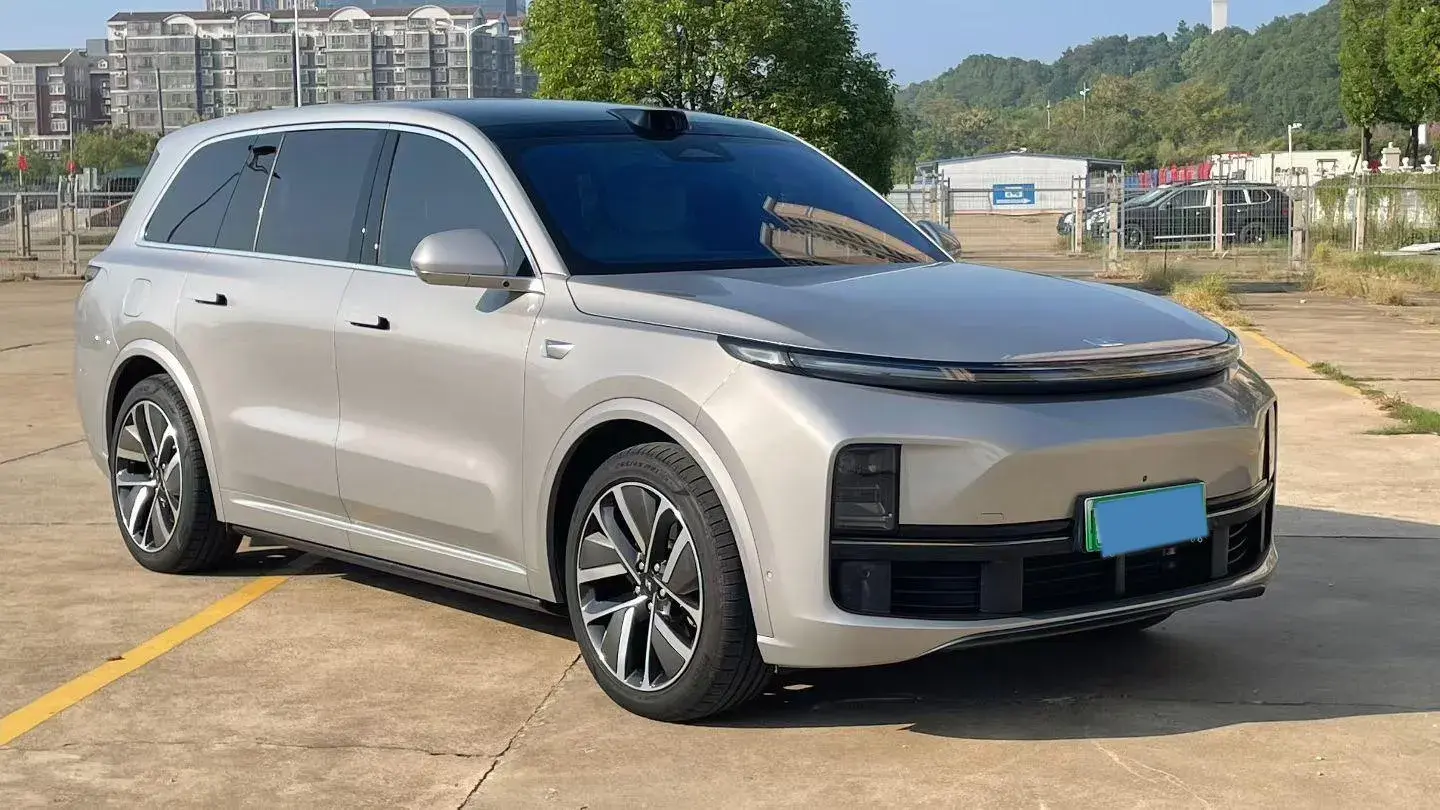 2022 LI L9 thumbnail 3