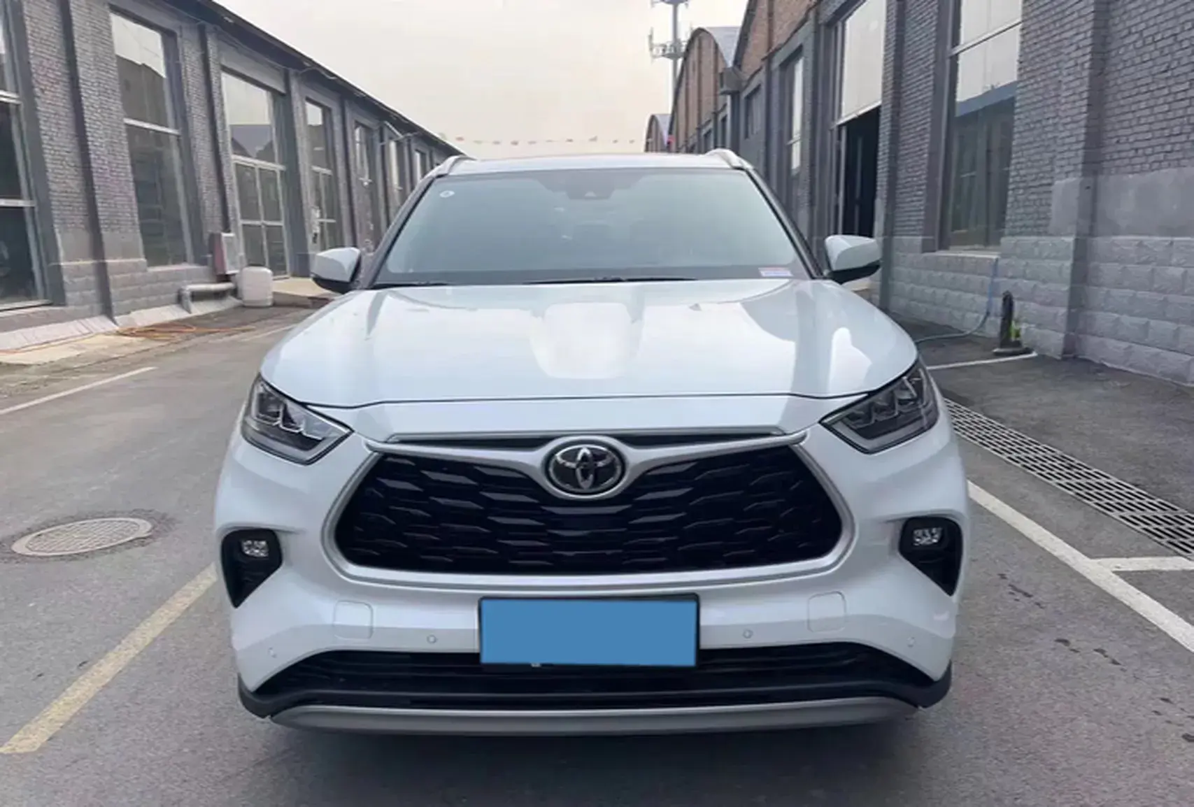 2022 TOYOTA HIGHLANDER thumbnail 4