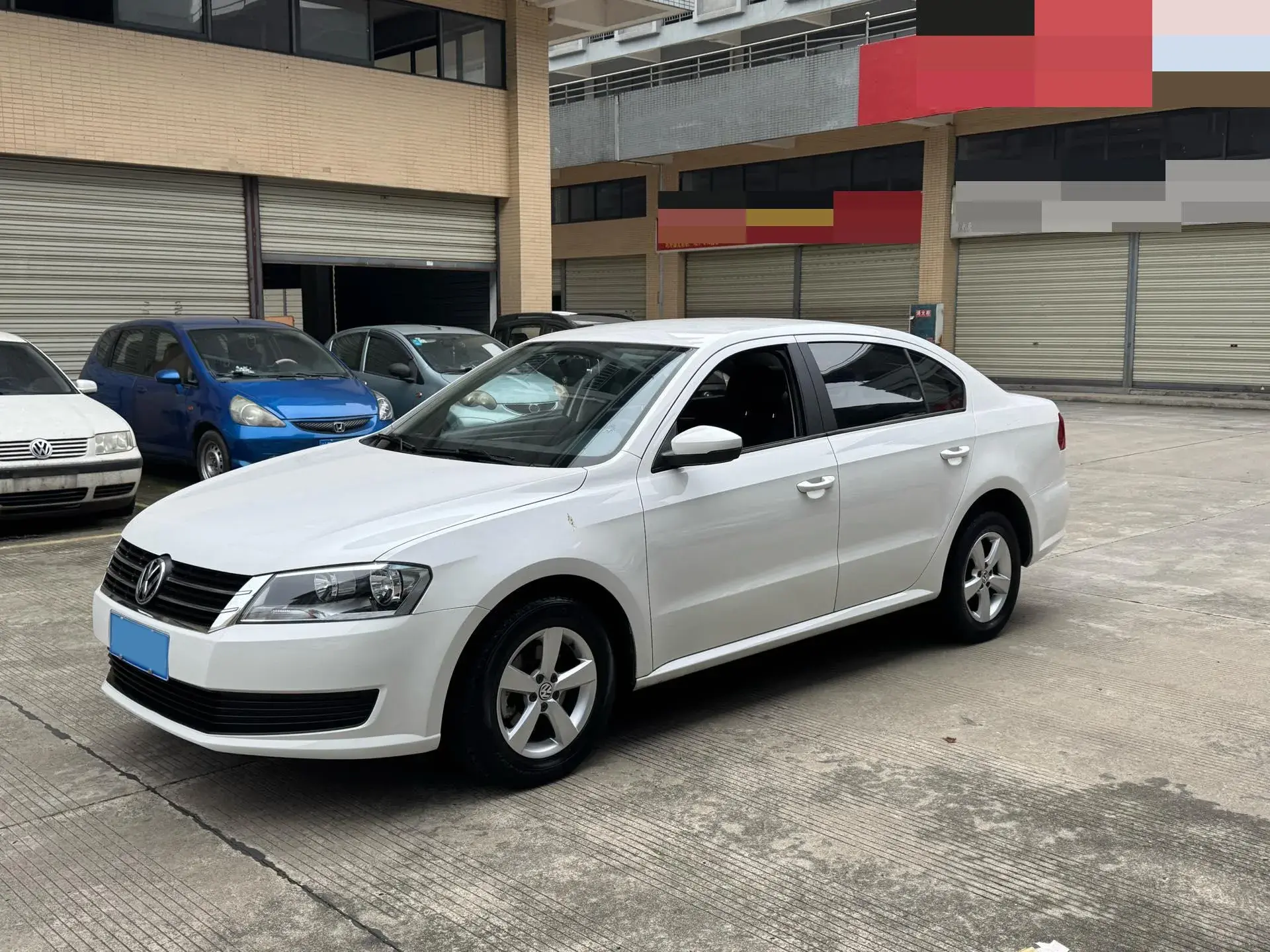 2013 VOLKSWAGEN LAVIDA view 1