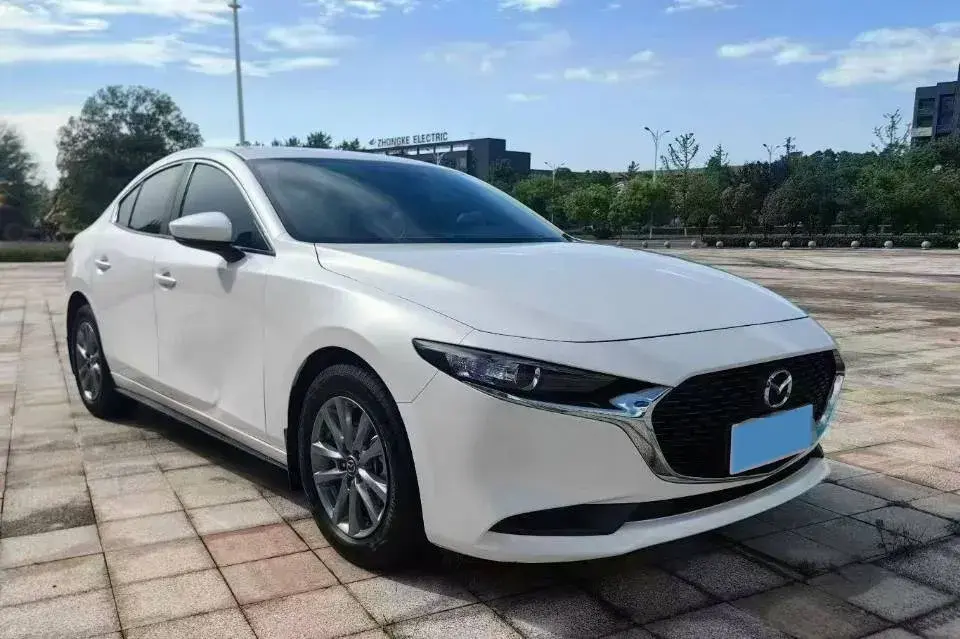 2022 MAZDA 3 thumbnail 3