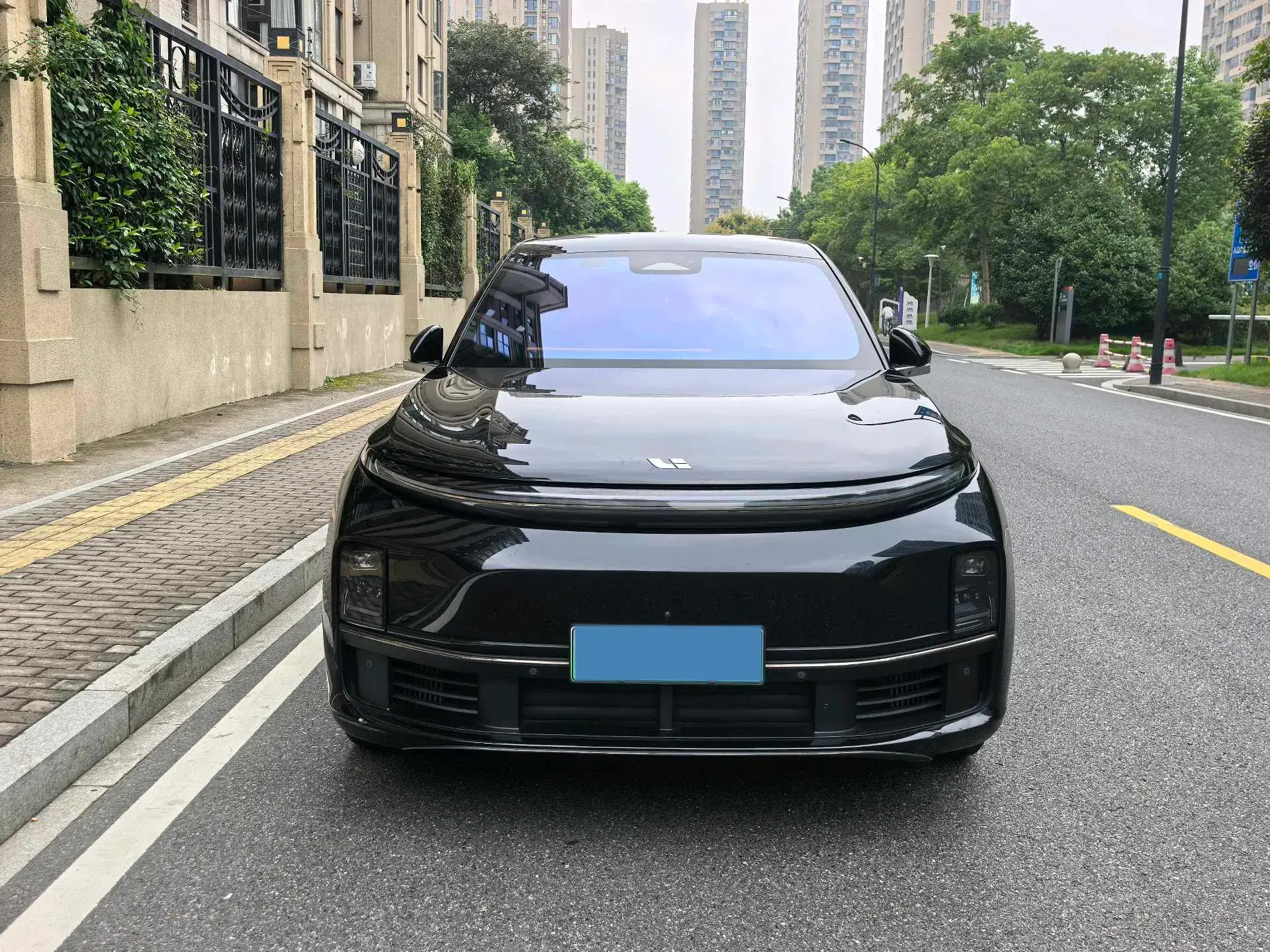 2023 LI L7 thumbnail 2