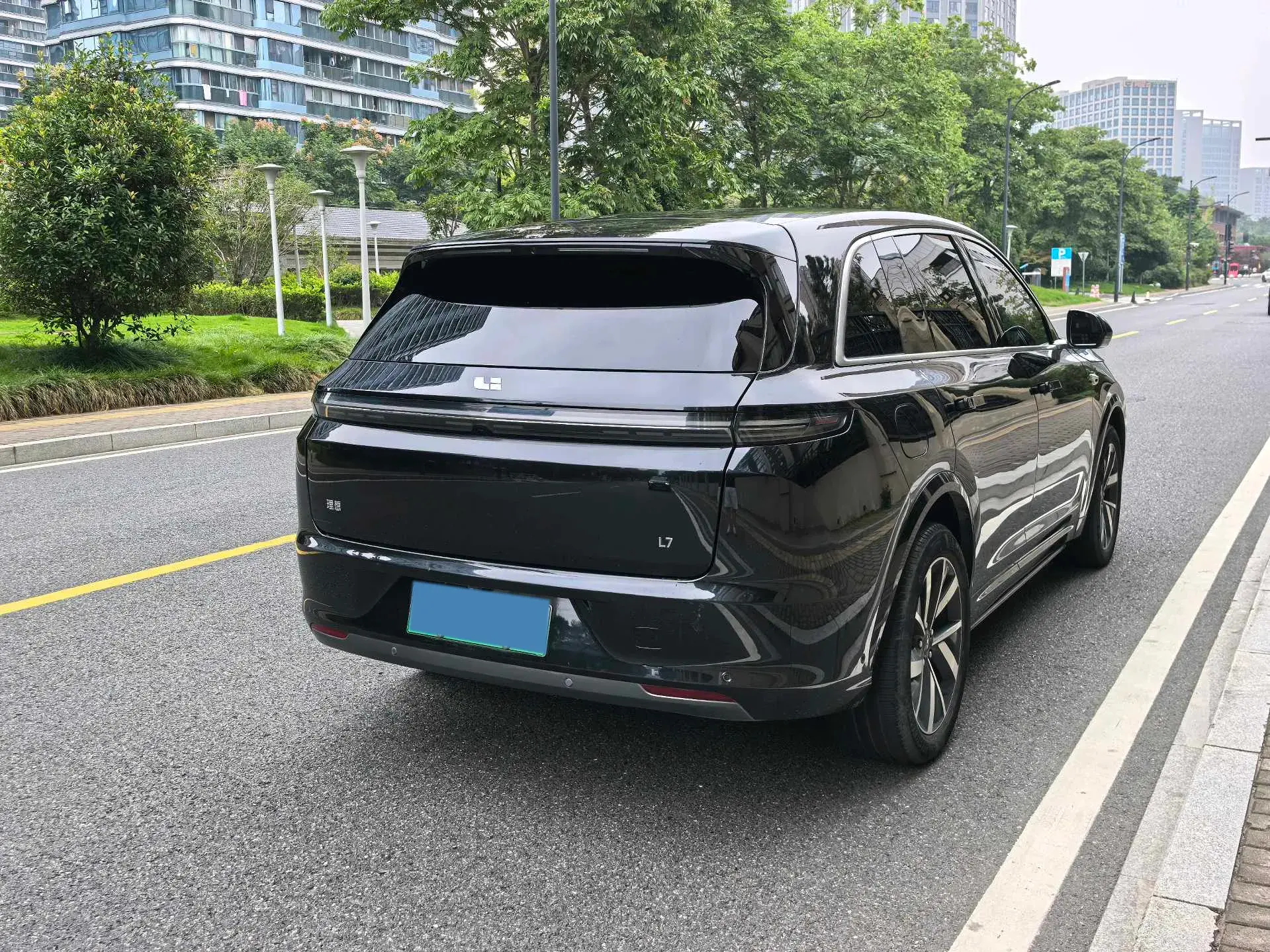 2023 LI L7 thumbnail 4