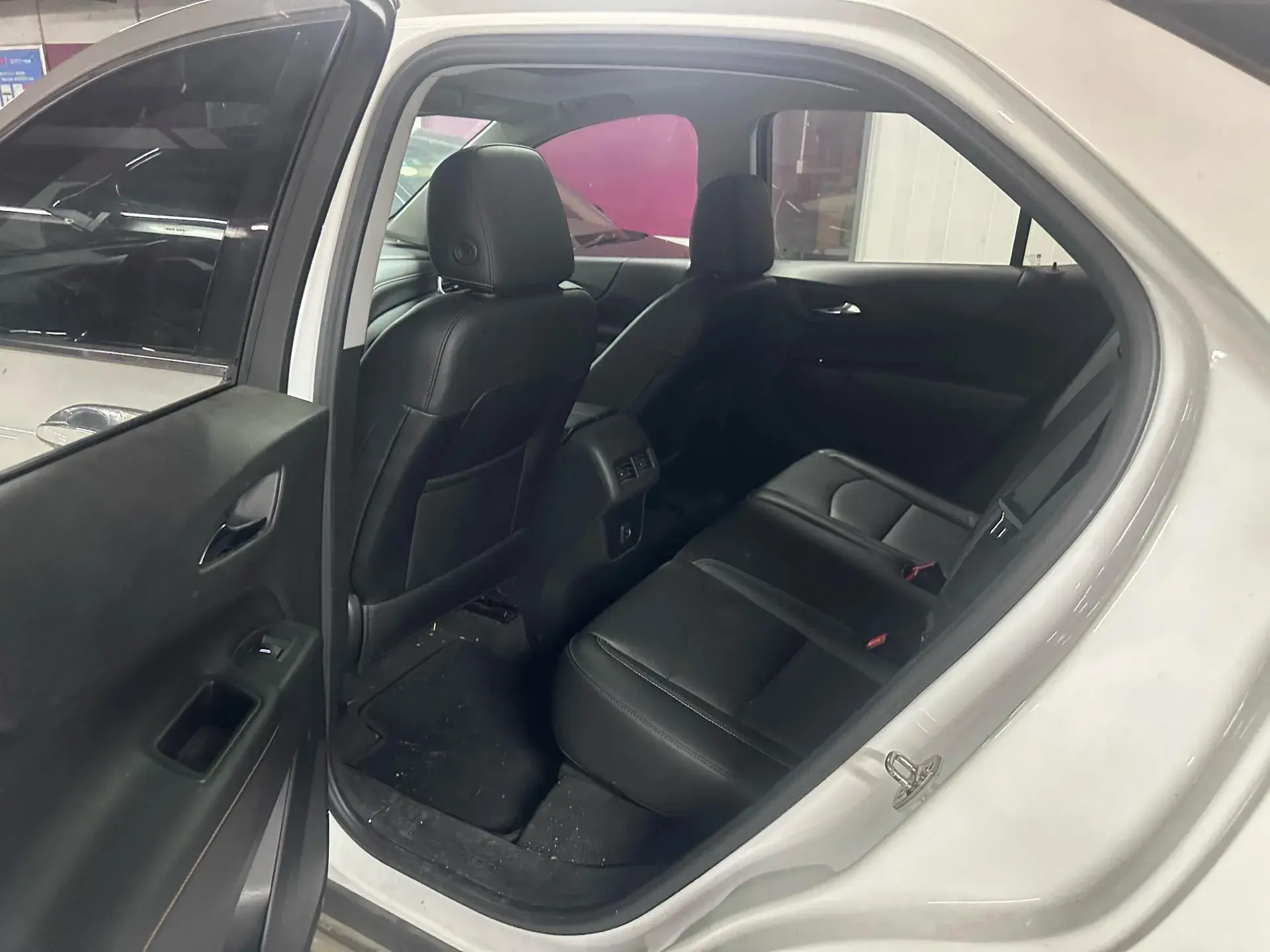 2019 CHEVROLET EQUINOX thumbnail 3