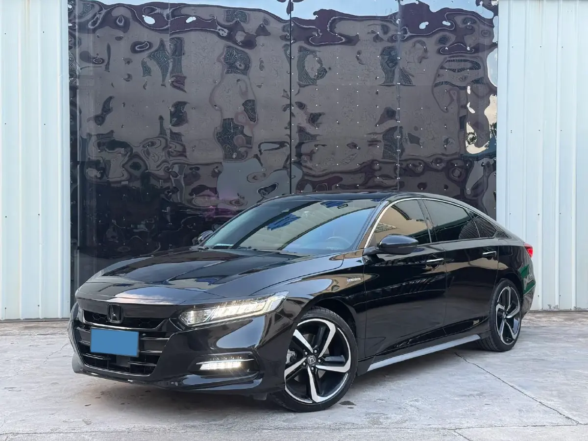 2018 Honda Accord 2.0L 146HP L4 E-CVT Hybrid