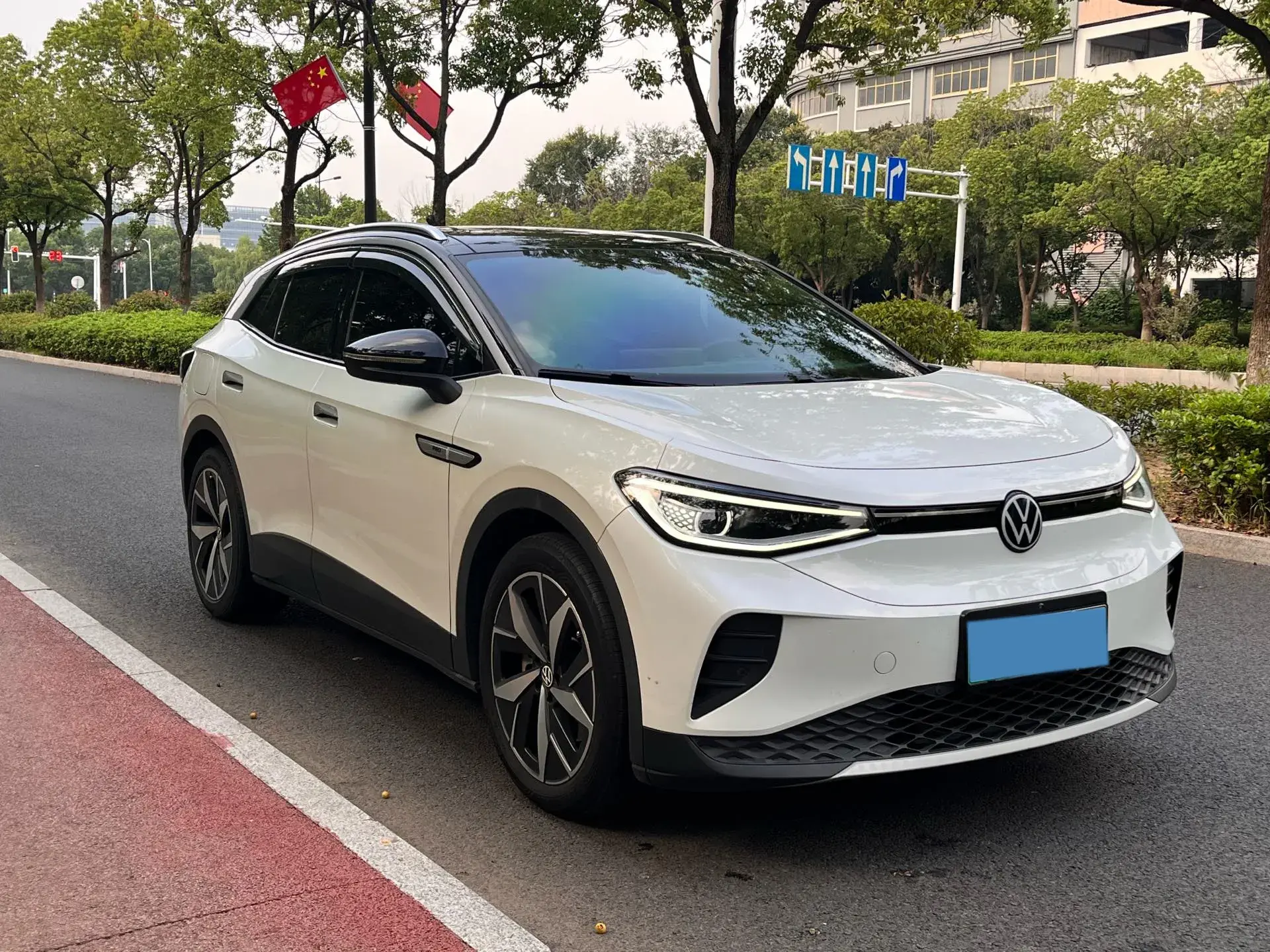 2021 VOLKSWAGEN ID.4 thumbnail 3