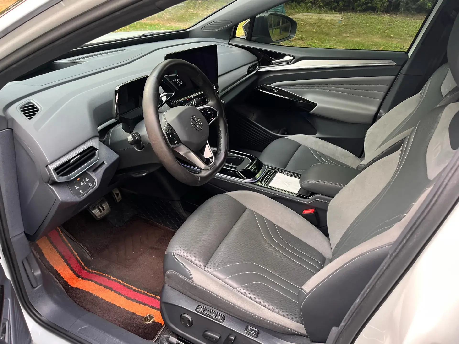 2021 VOLKSWAGEN ID.4 thumbnail 4