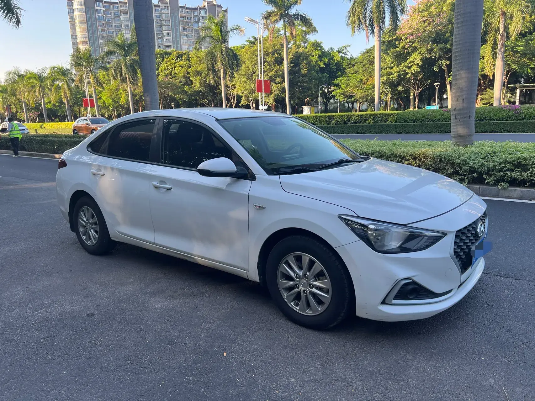 2017 HYUNDAI CELESTA thumbnail 3