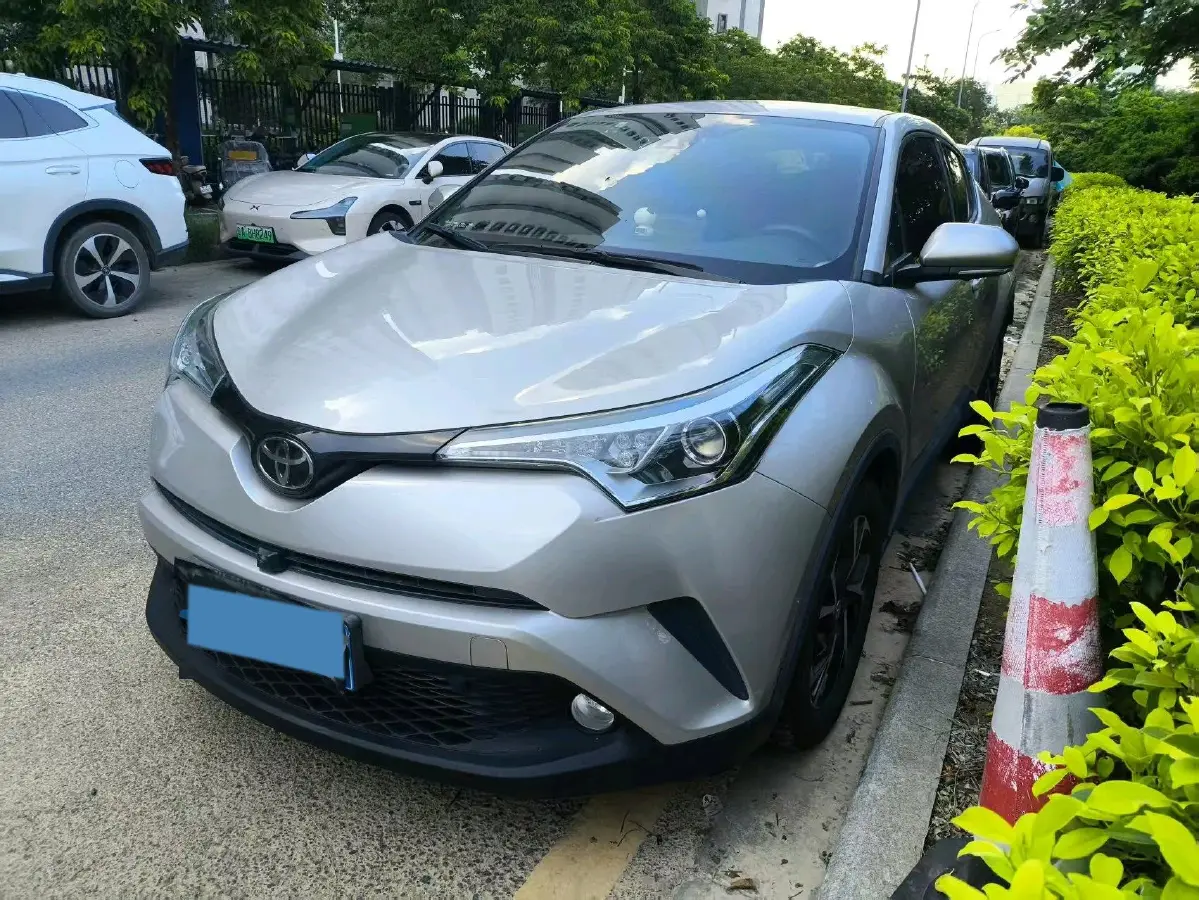 2020 Toyota C-HR 2.0L 171HP L4 CVT