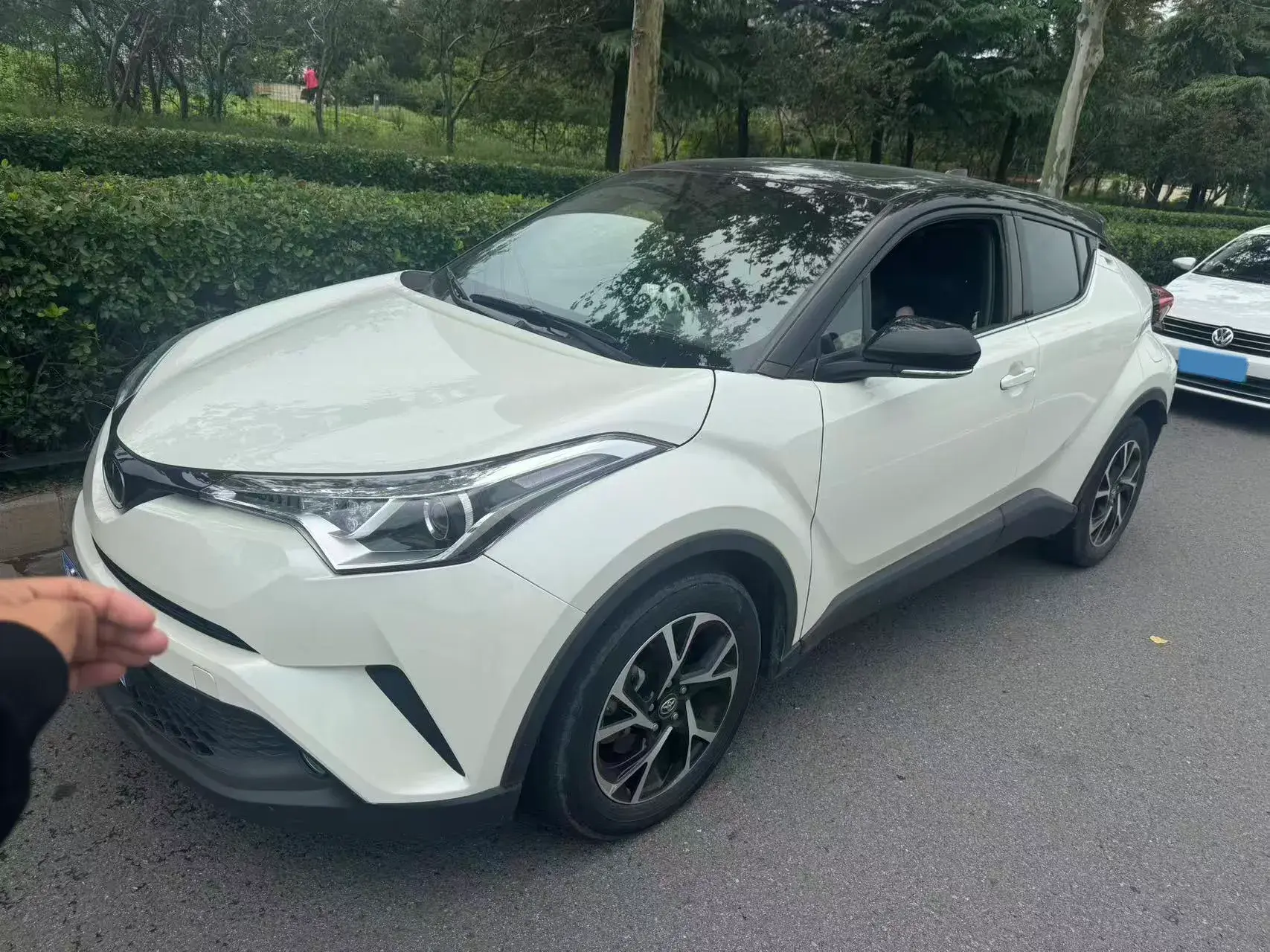2020 TOYOTA C-HR view 1