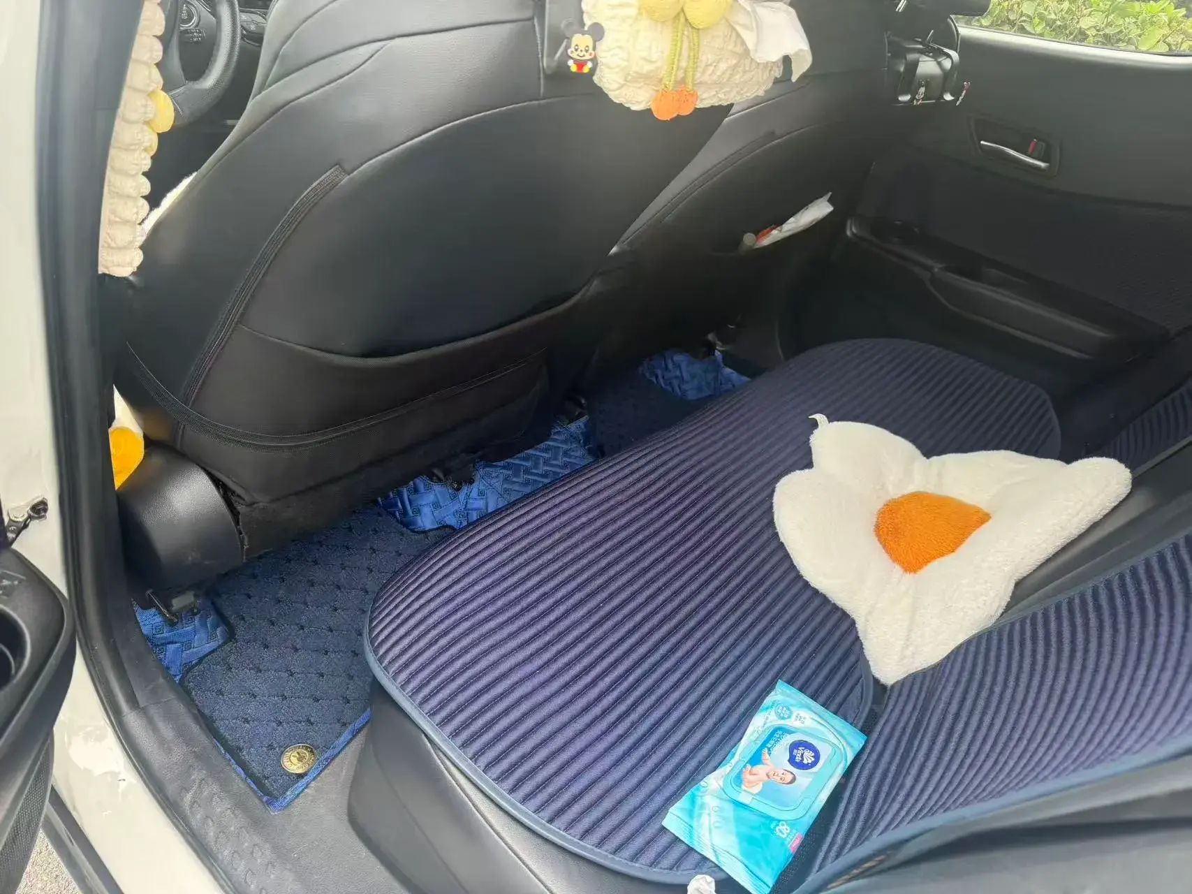 2020 TOYOTA C-HR thumbnail 4