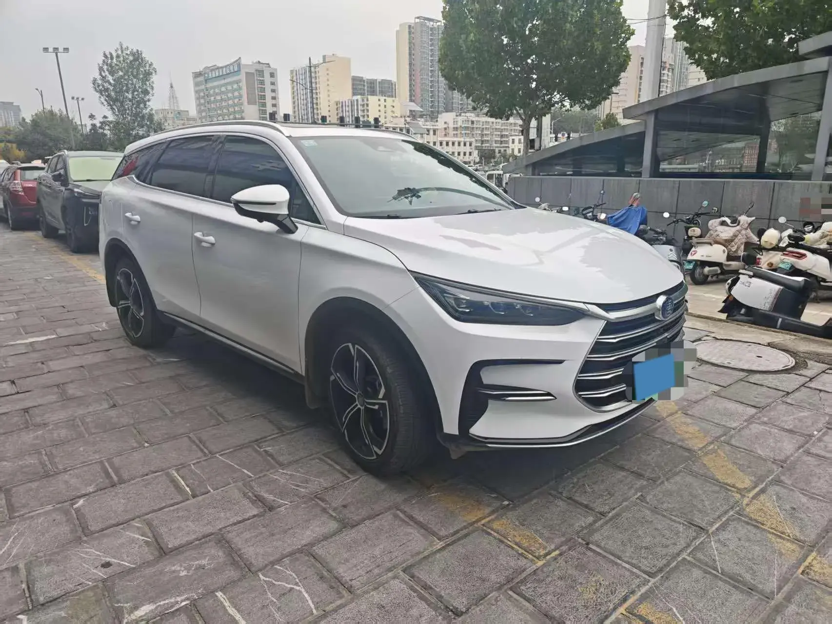 2021 BYD TANG thumbnail 3