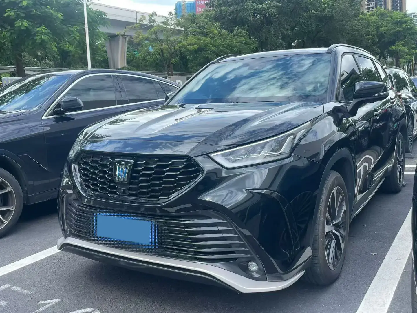 2022 TOYOTA CROWN view 1