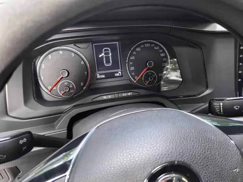 2019 VOLKSWAGEN POLO thumbnail 4