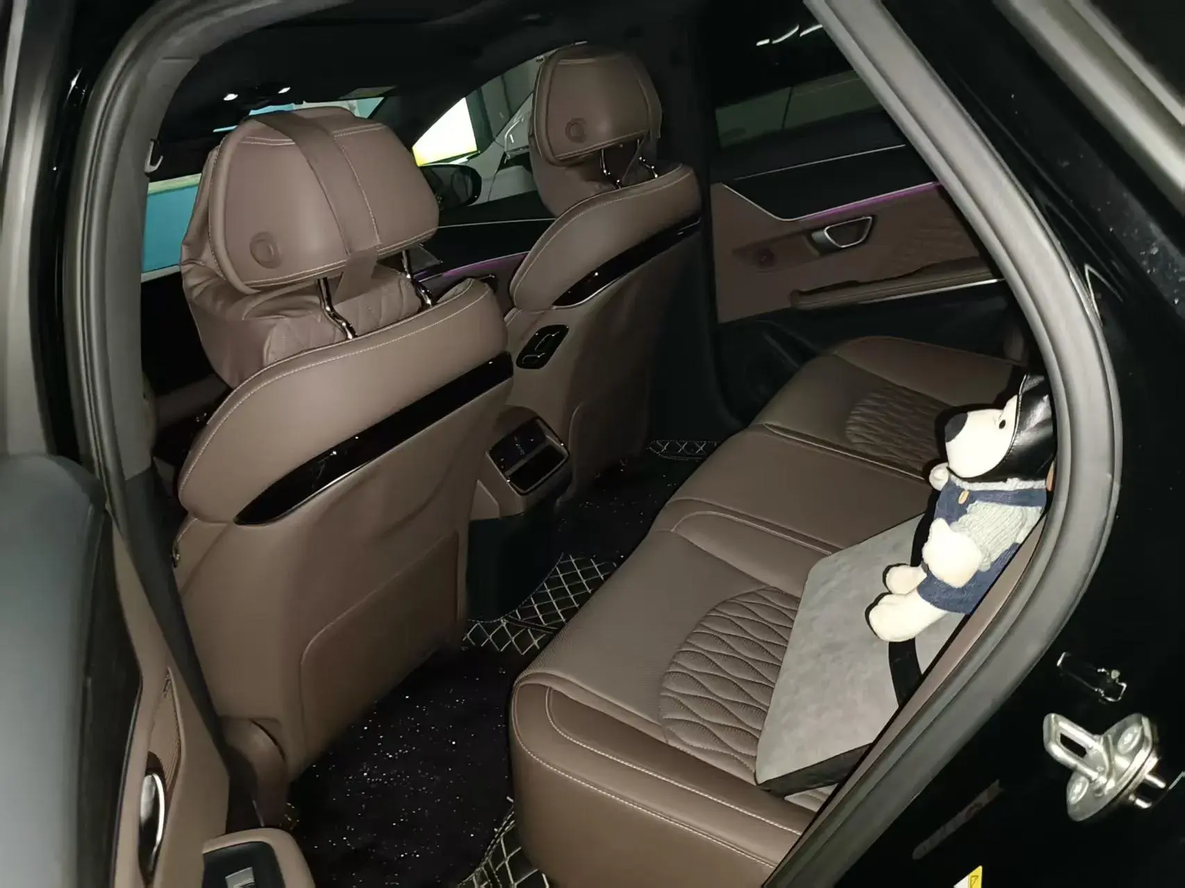 2023 BYD HAN thumbnail 3