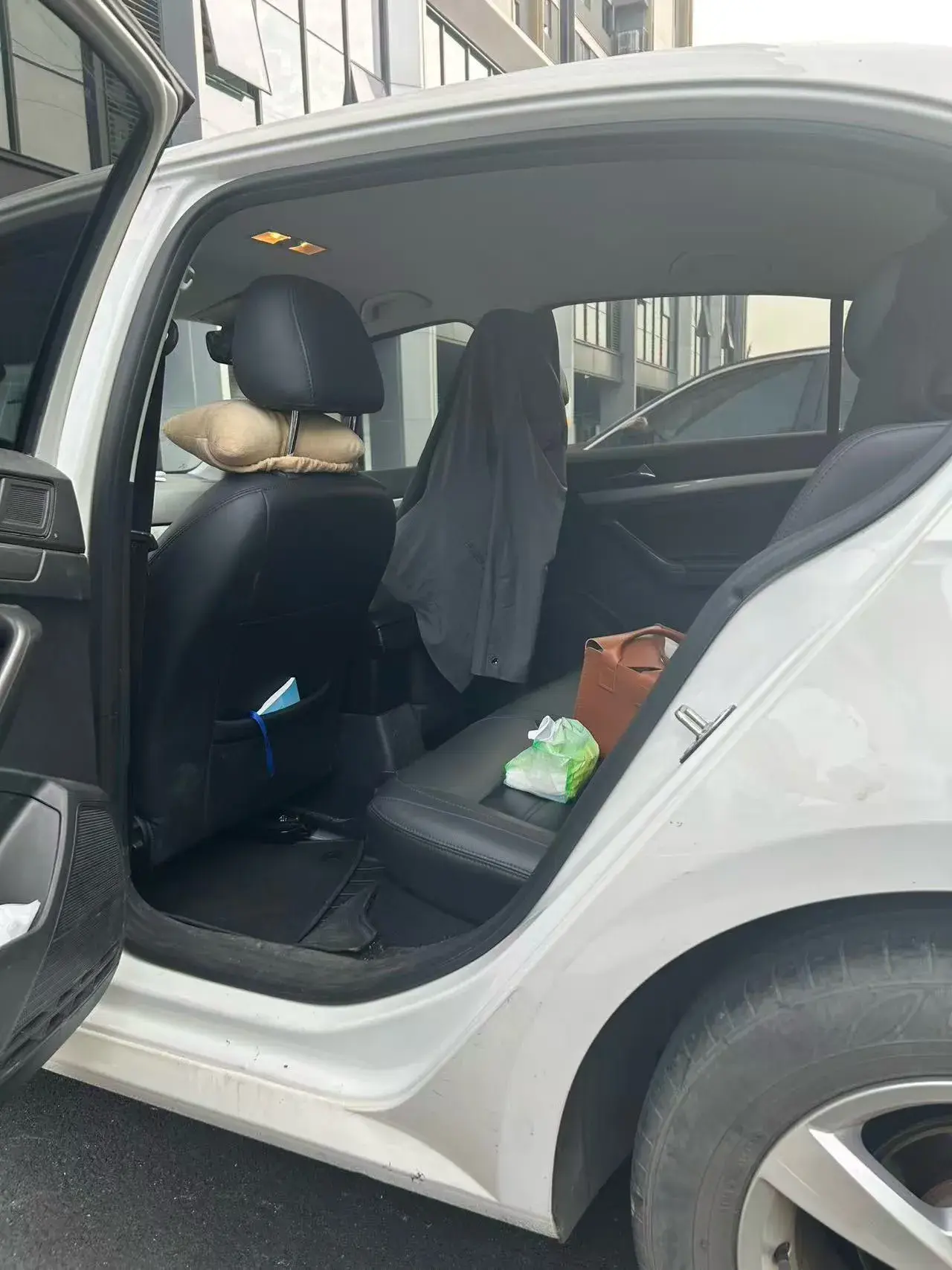 2019 VOLKSWAGEN LAVIDA thumbnail 3