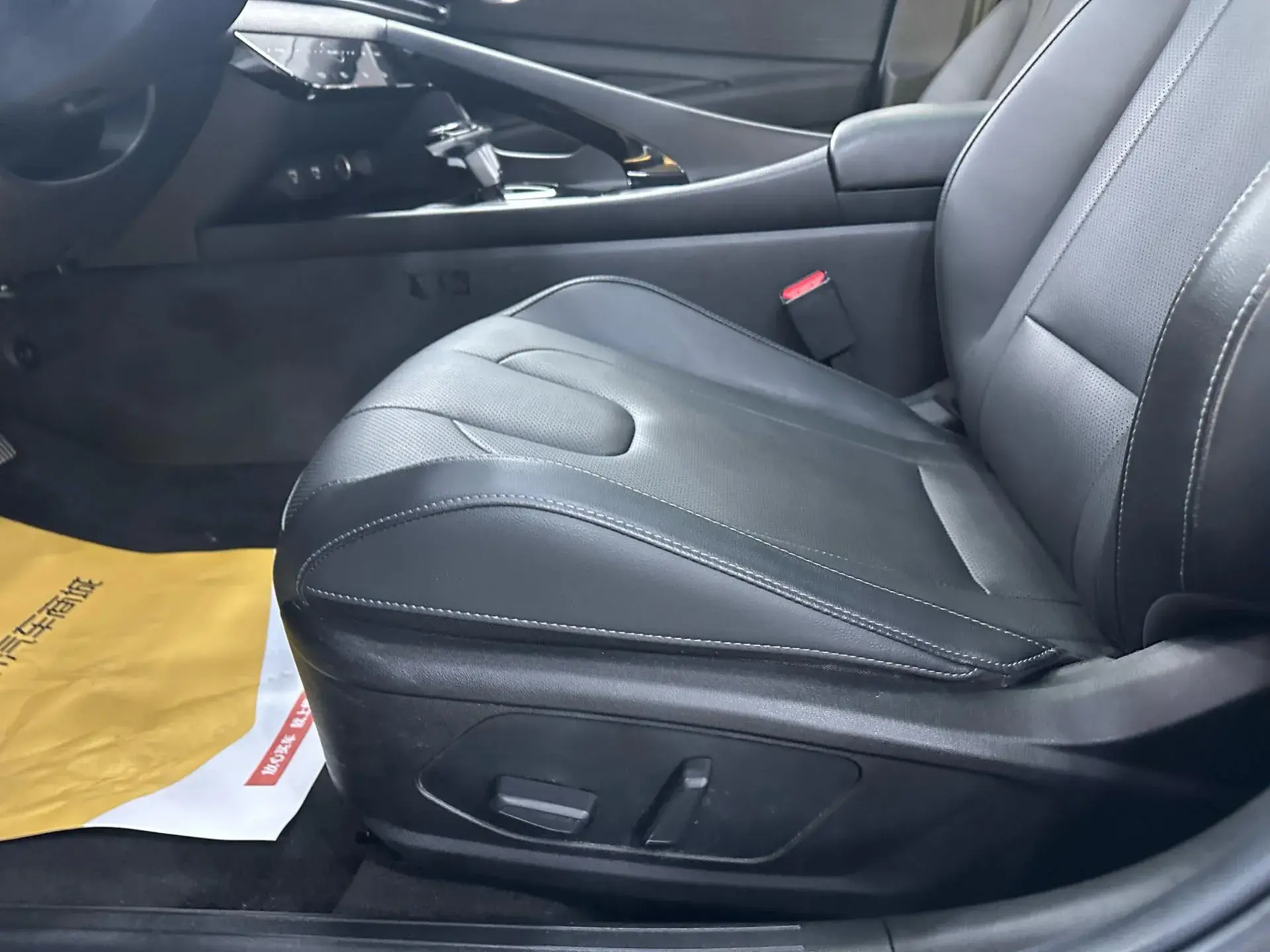 2021 HYUNDAI ELANTRA thumbnail 4