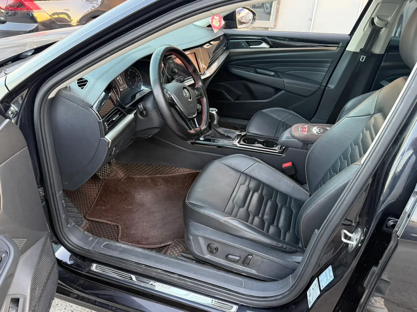 2019 VOLKSWAGEN PASSAT thumbnail 4