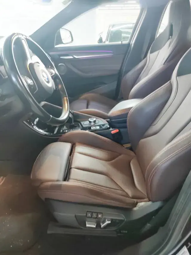 2021 BMW X2 thumbnail 2