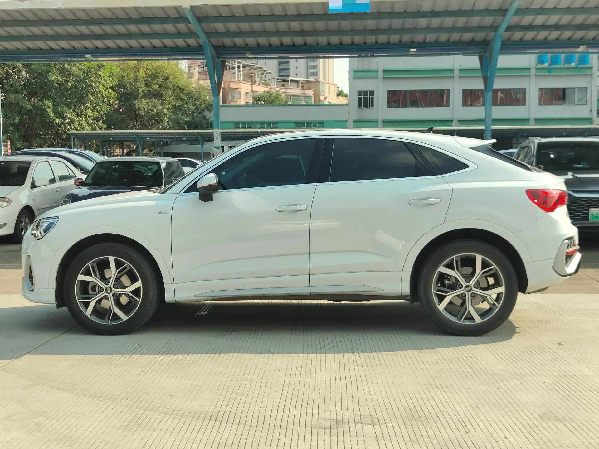 2020 AUDI Q3 thumbnail 3