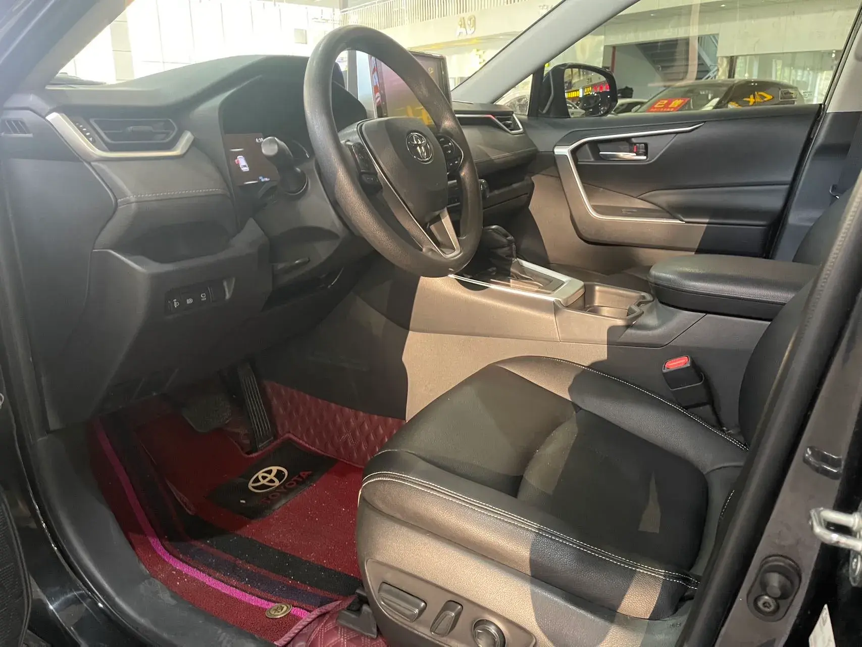 2020 TOYOTA RAV4 thumbnail 4