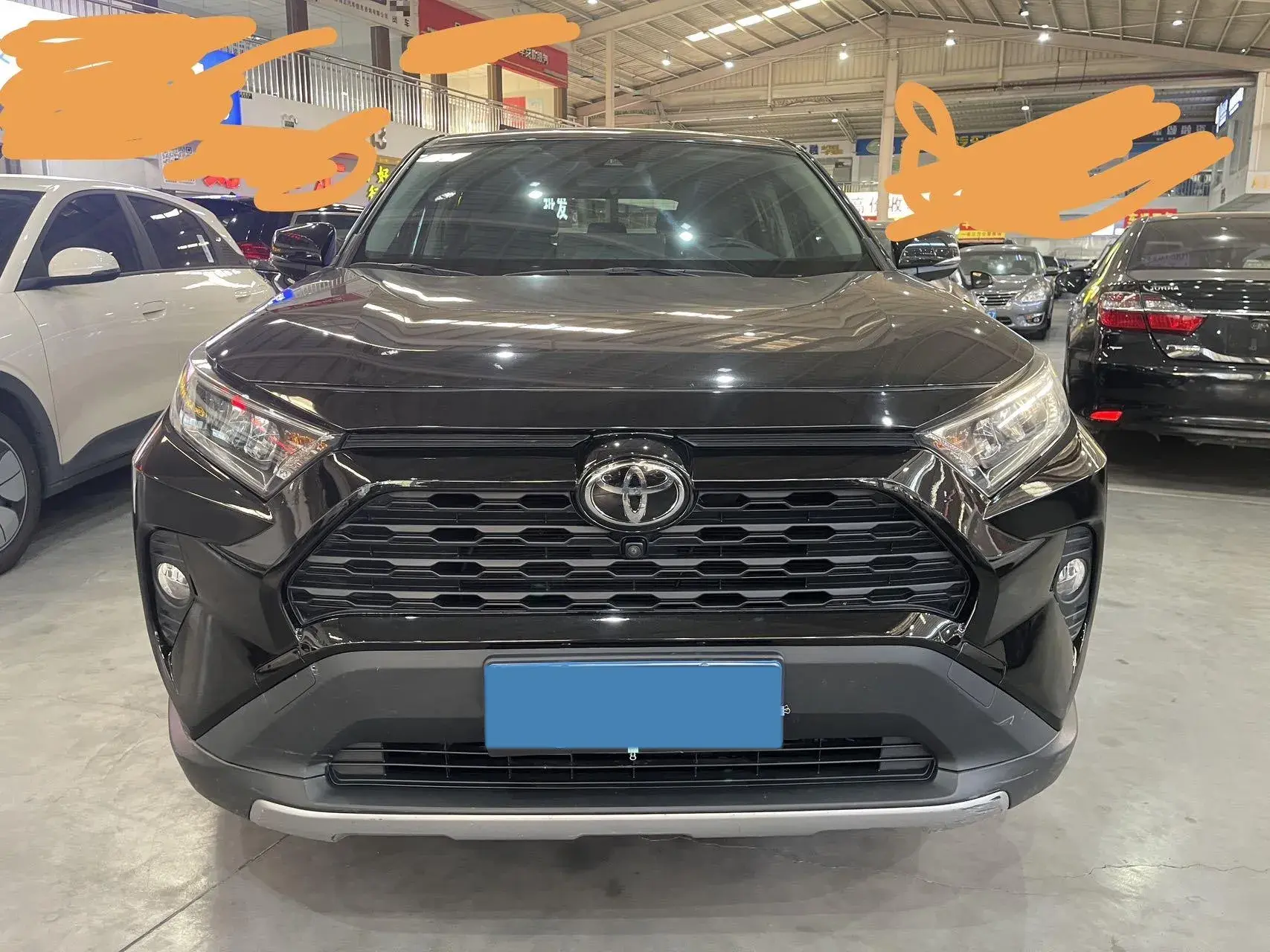 2020 TOYOTA RAV4 thumbnail 2