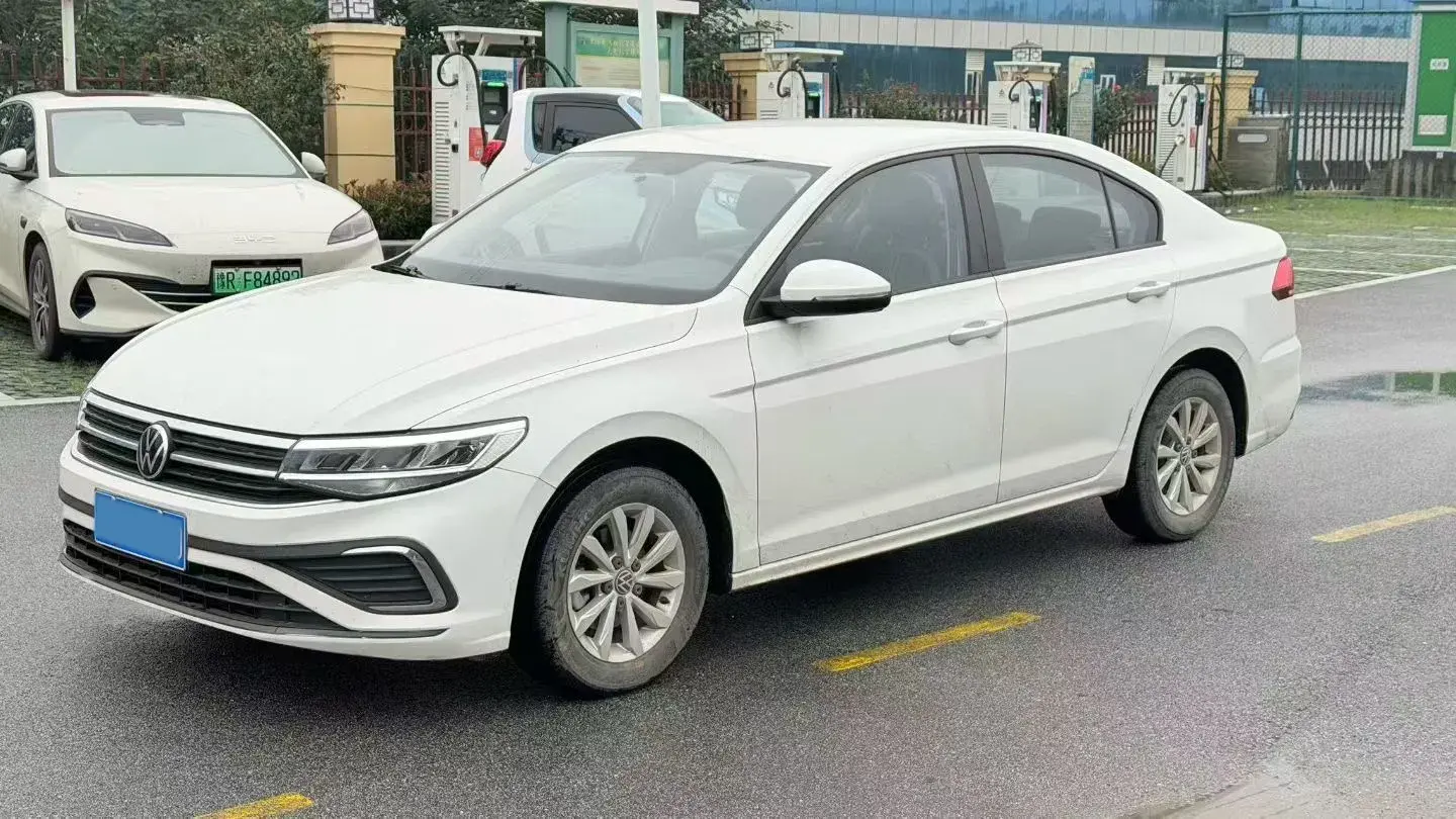 2023 VOLKSWAGEN BORA view 1