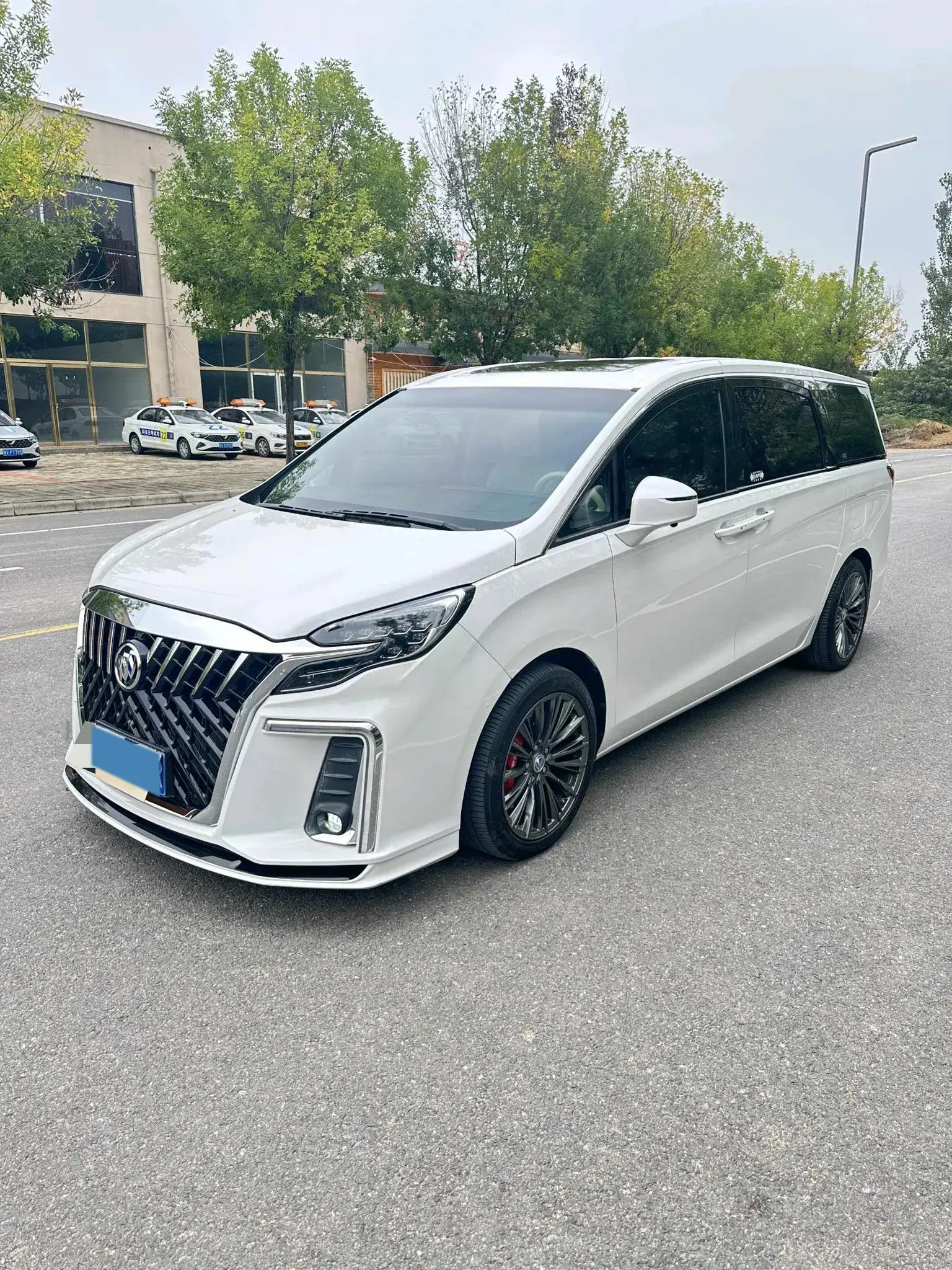 2020 BUICK GL8 view 1