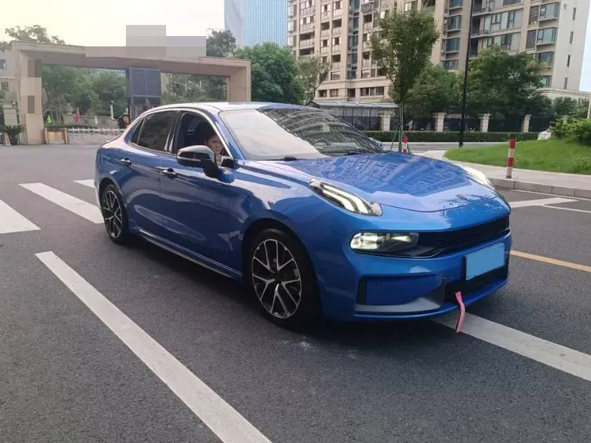 2021 LYNK&CO 03 thumbnail 3