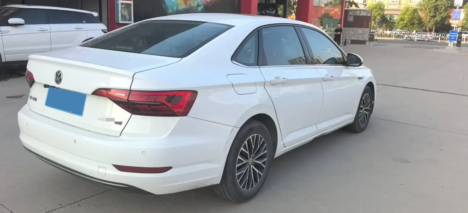 2020 VOLKSWAGEN SAGITAR thumbnail 4