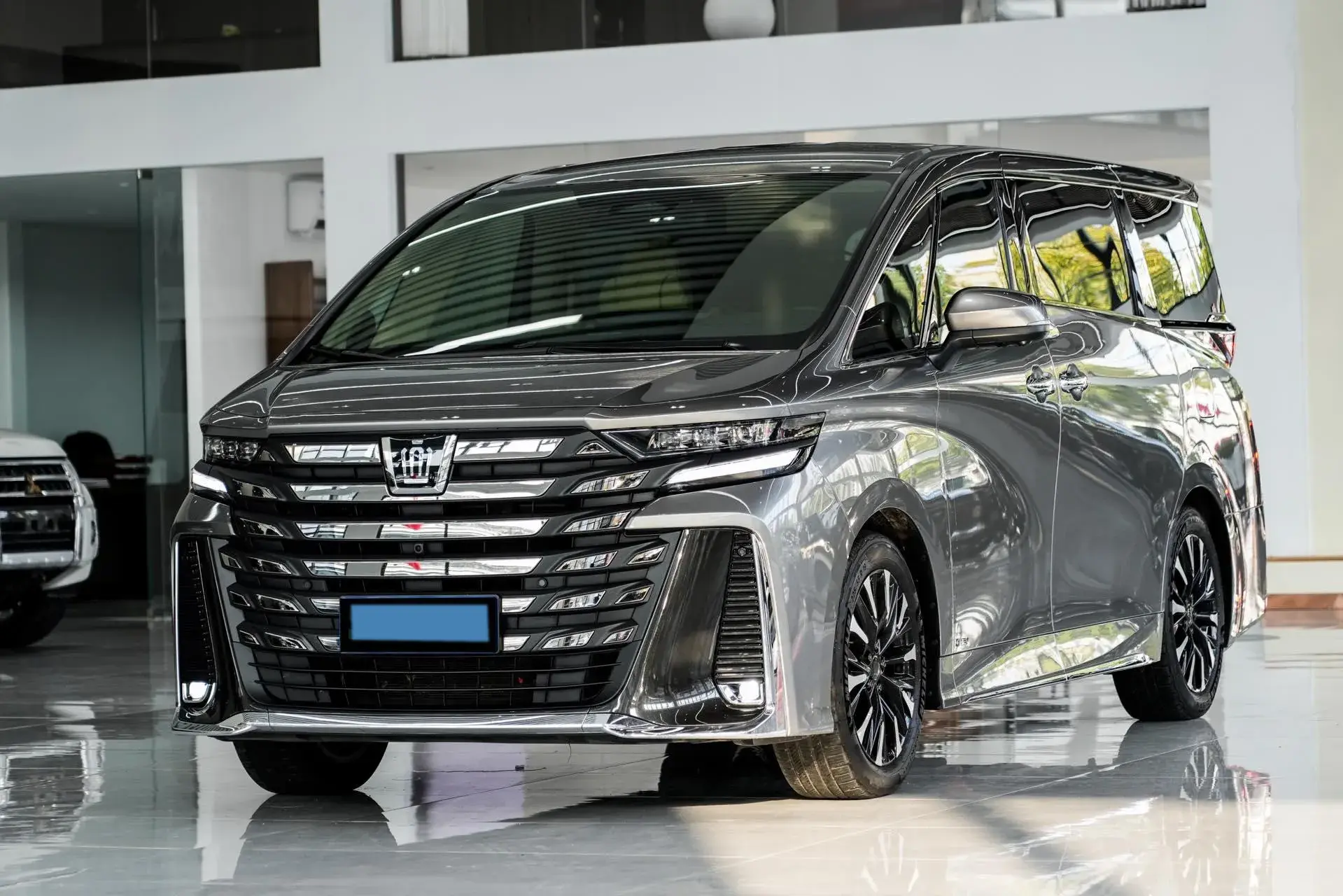 2024 TOYOTA VELLFIRE view 1