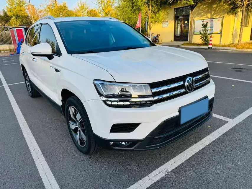 2021 VOLKSWAGEN THARU thumbnail 3