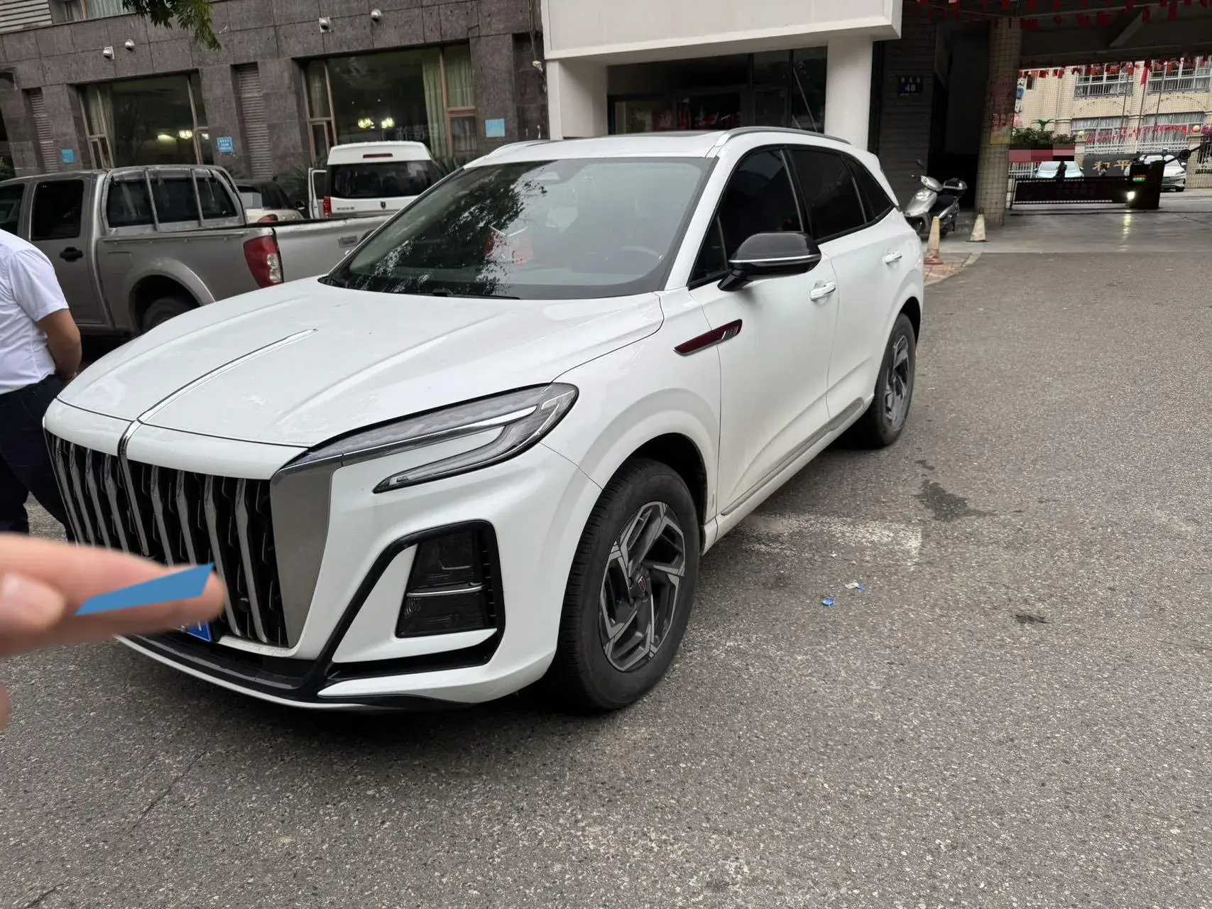 2023 HONGQI HS3 view 1