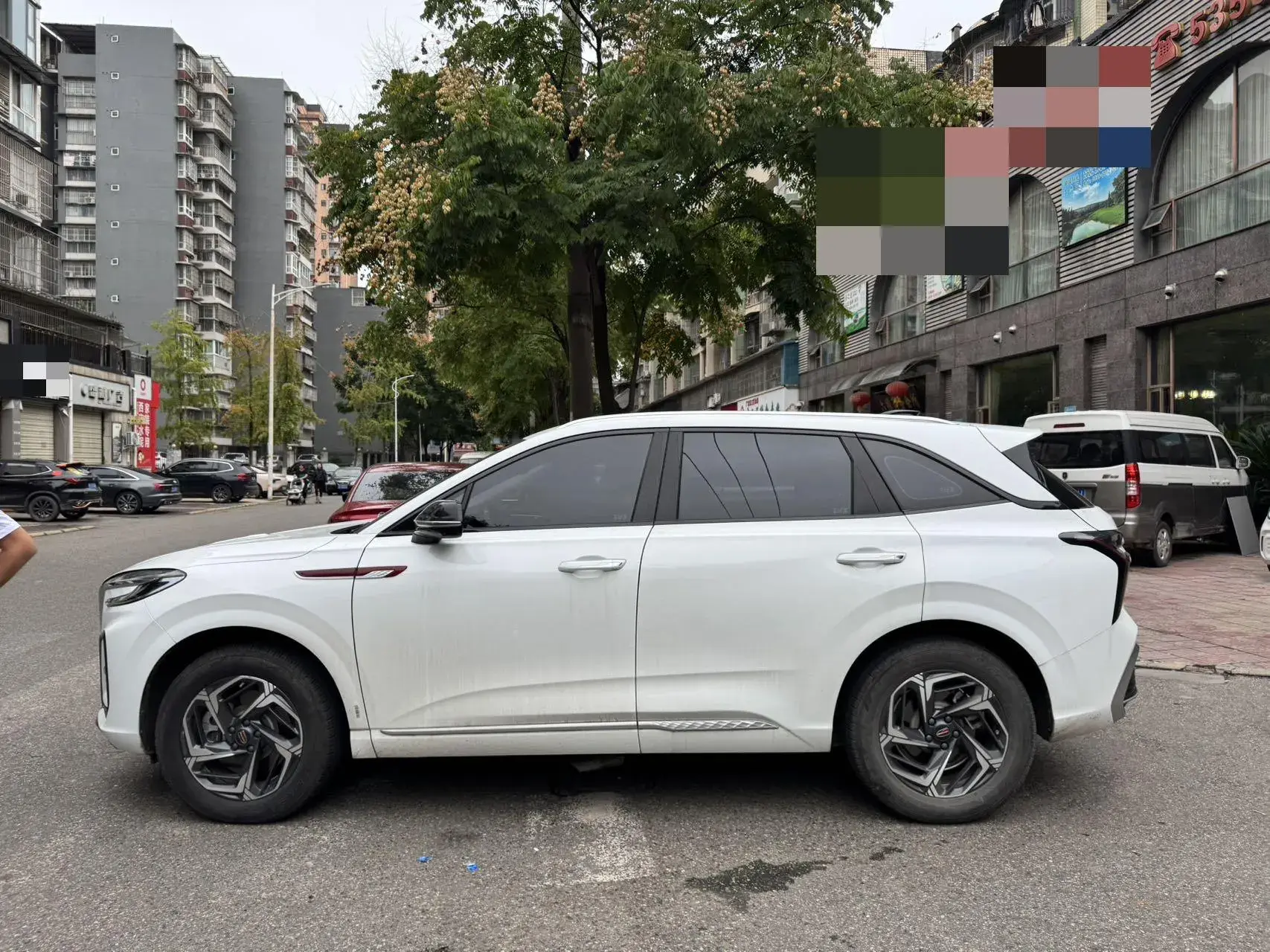 2023 HONGQI HS3 thumbnail 3