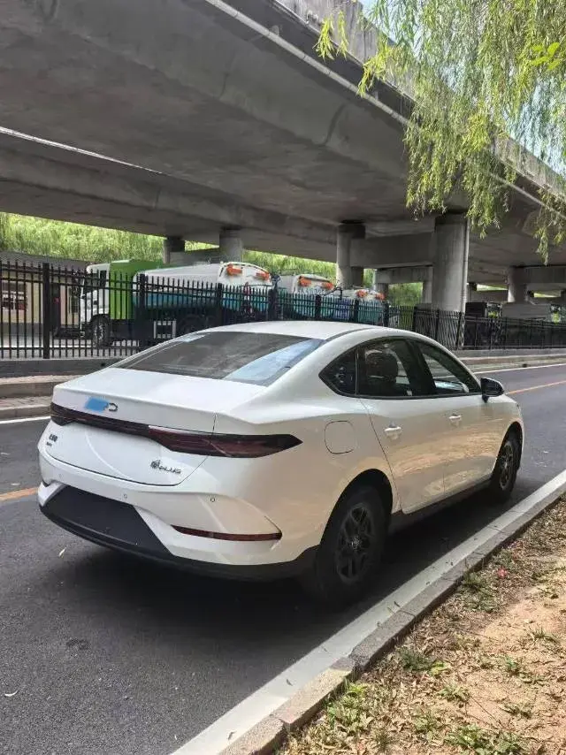 2025 BYD QIN thumbnail 4
