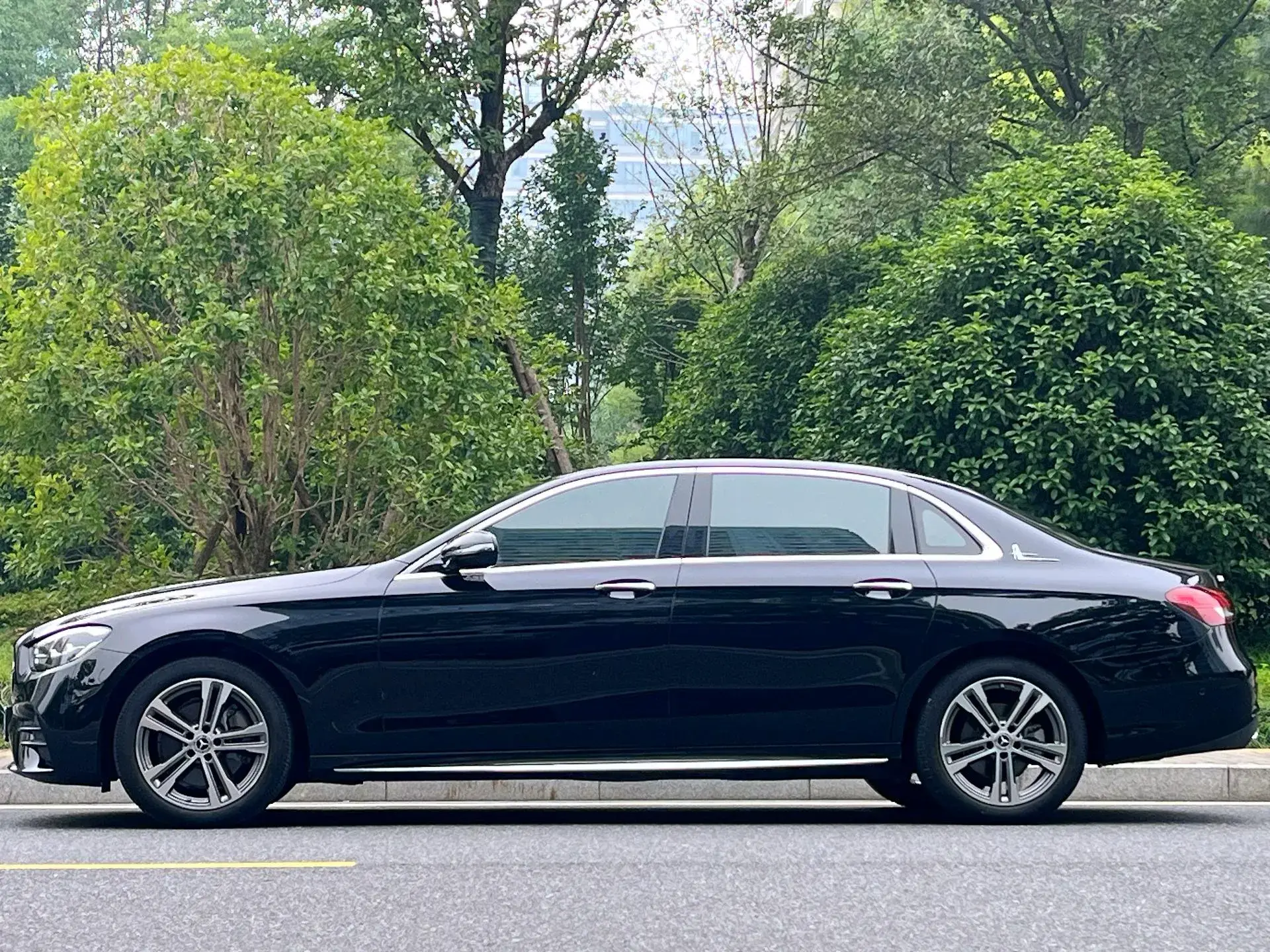 2021 MERCEDES-BENZ E thumbnail 3