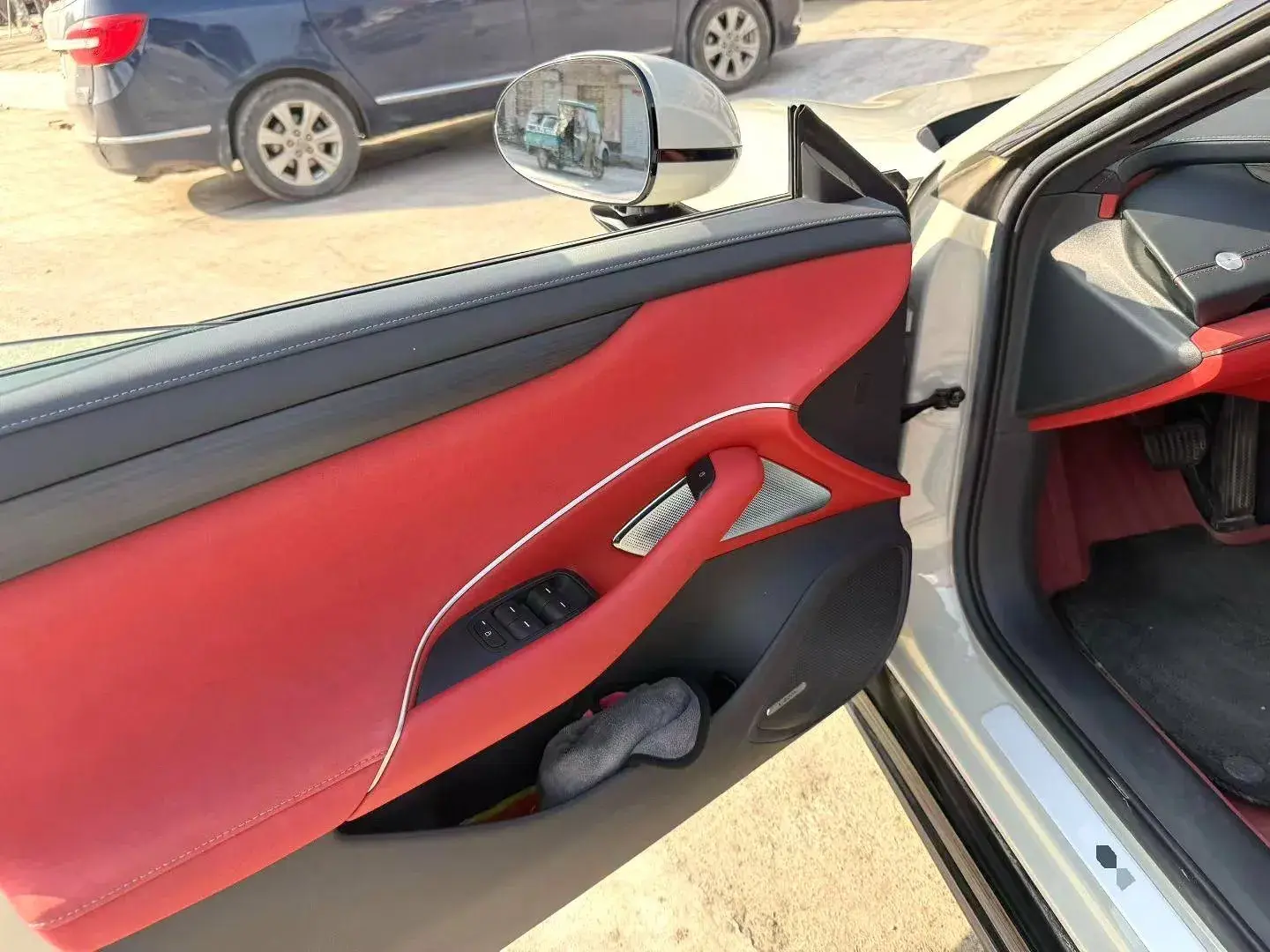 2024 MI SU7 thumbnail 3