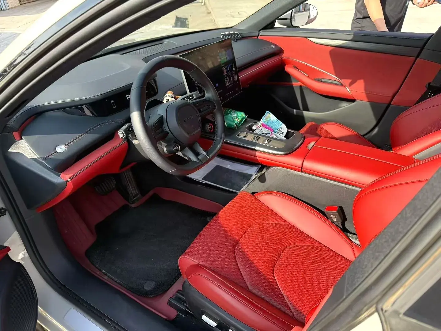 2024 MI SU7 thumbnail 2