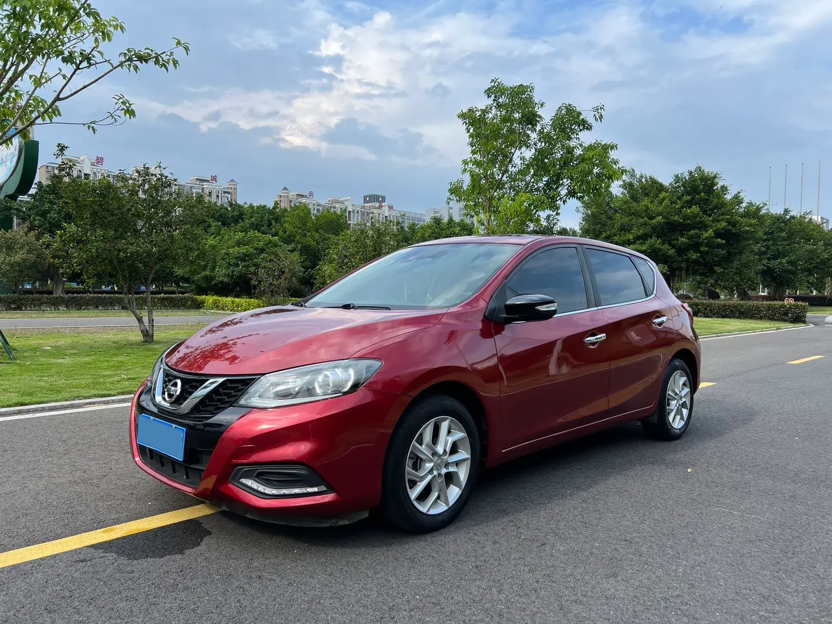 2020 NISSAN TIIDA view 1