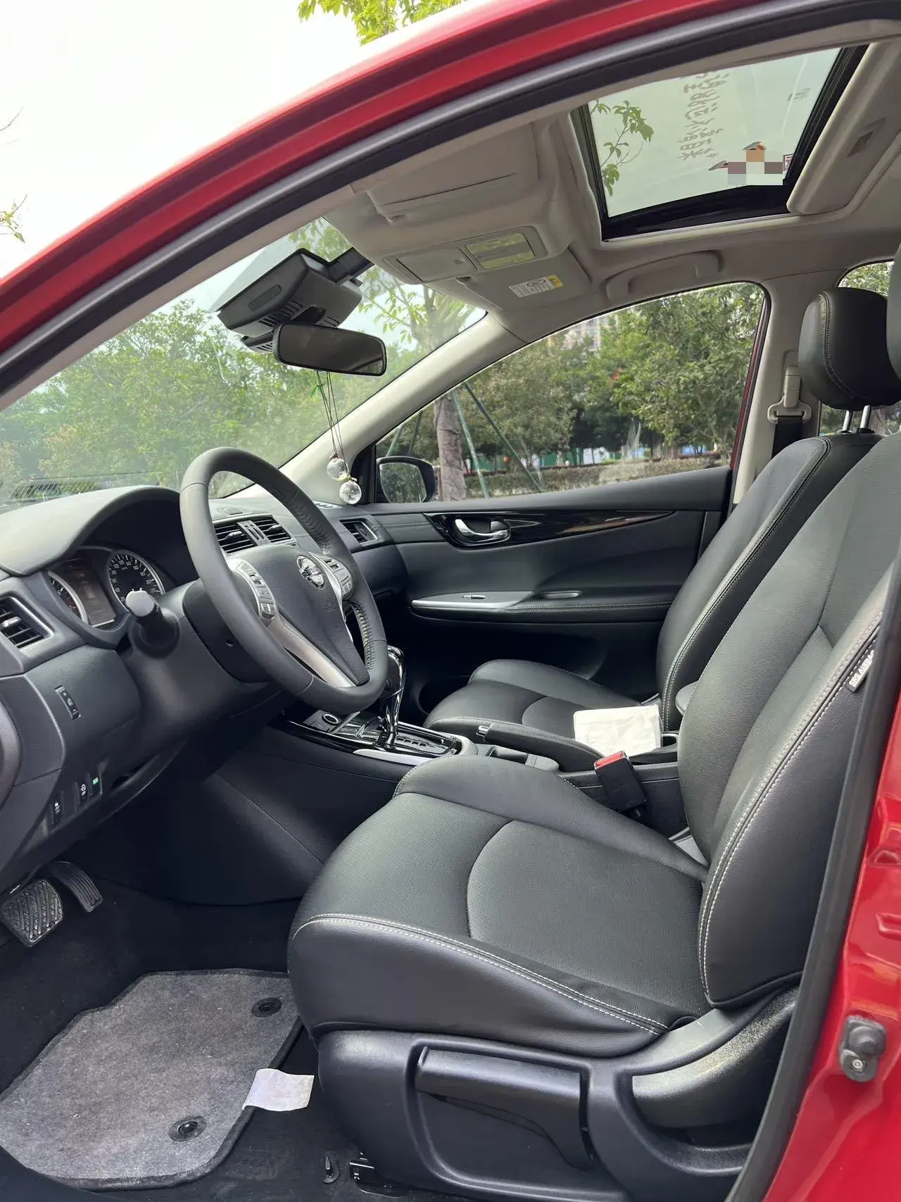 2020 NISSAN TIIDA thumbnail 4