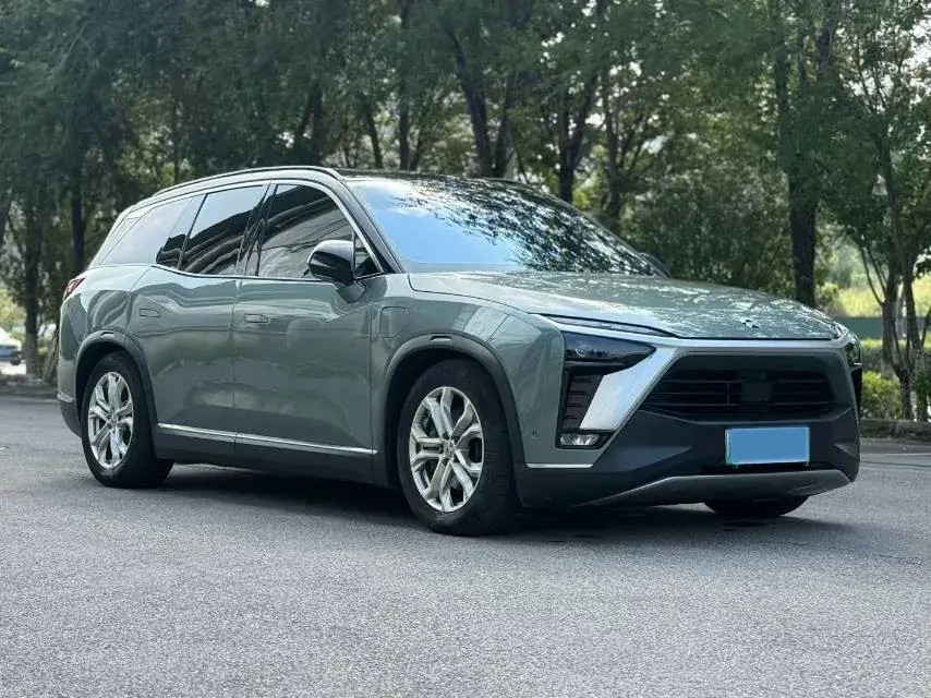 2022 NIO ES8 thumbnail 3