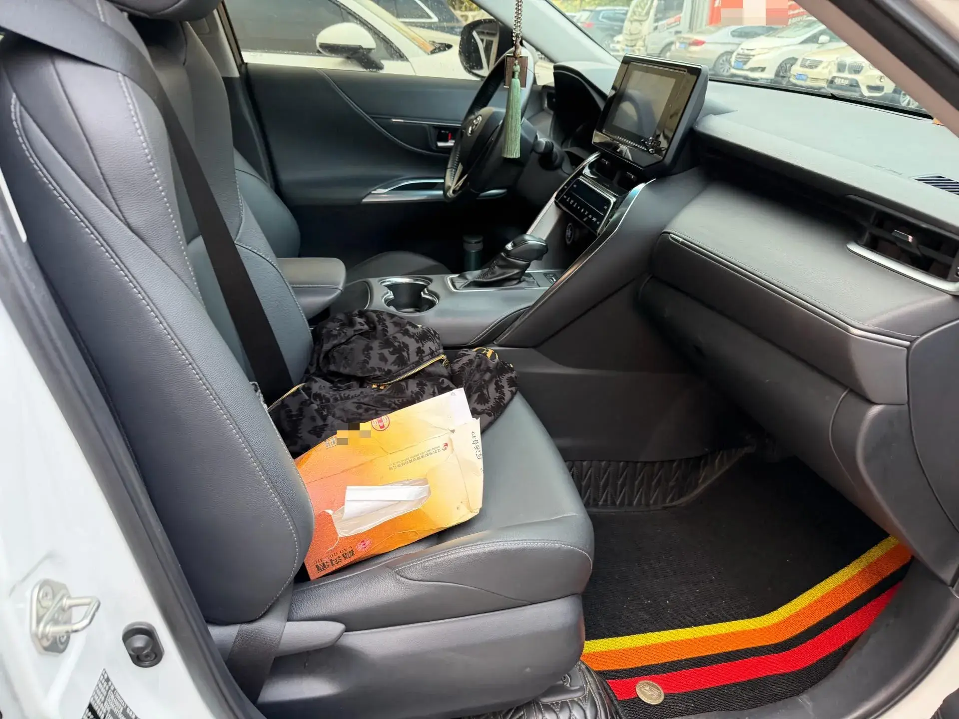 2022 TOYOTA VENZA thumbnail 2