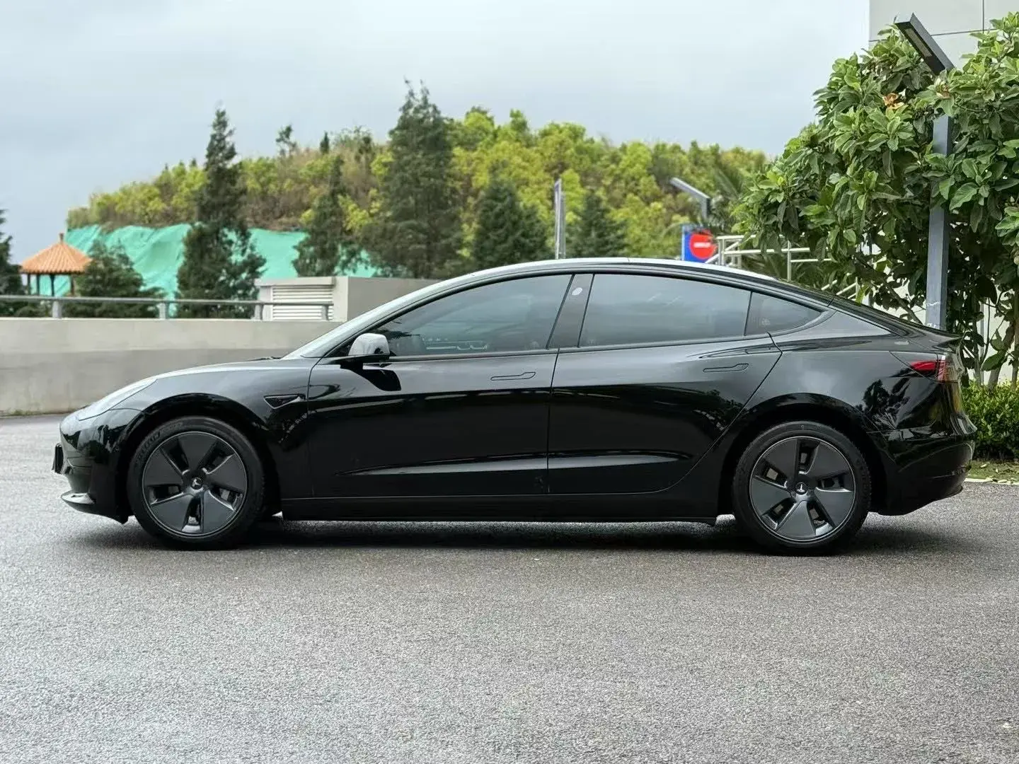 2022 TESLA MODEL thumbnail 4