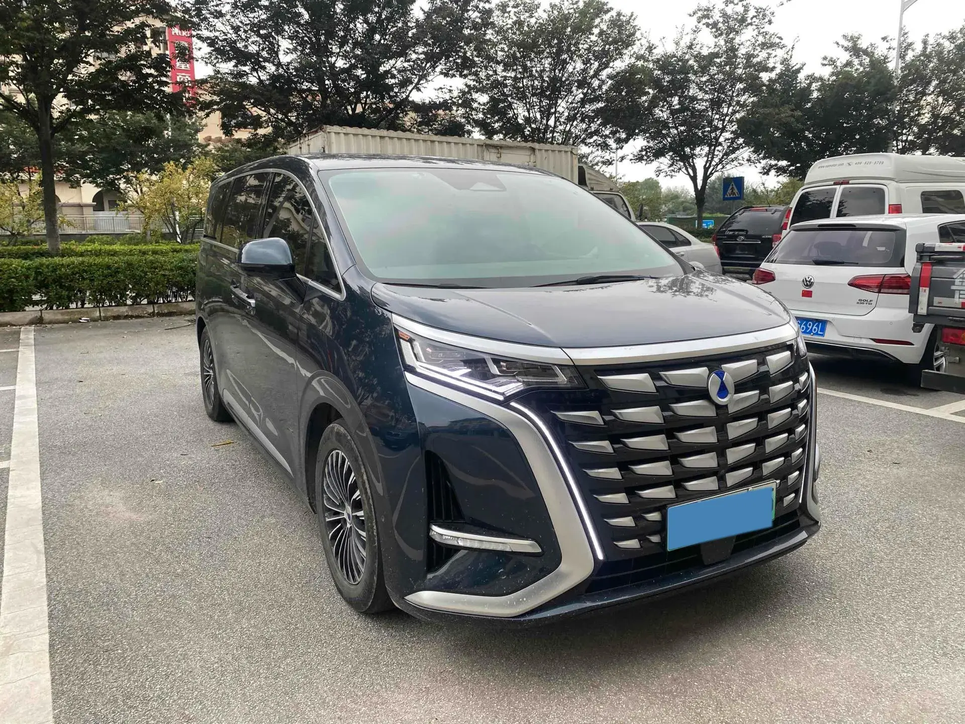 2022 DENZA D9 thumbnail 3