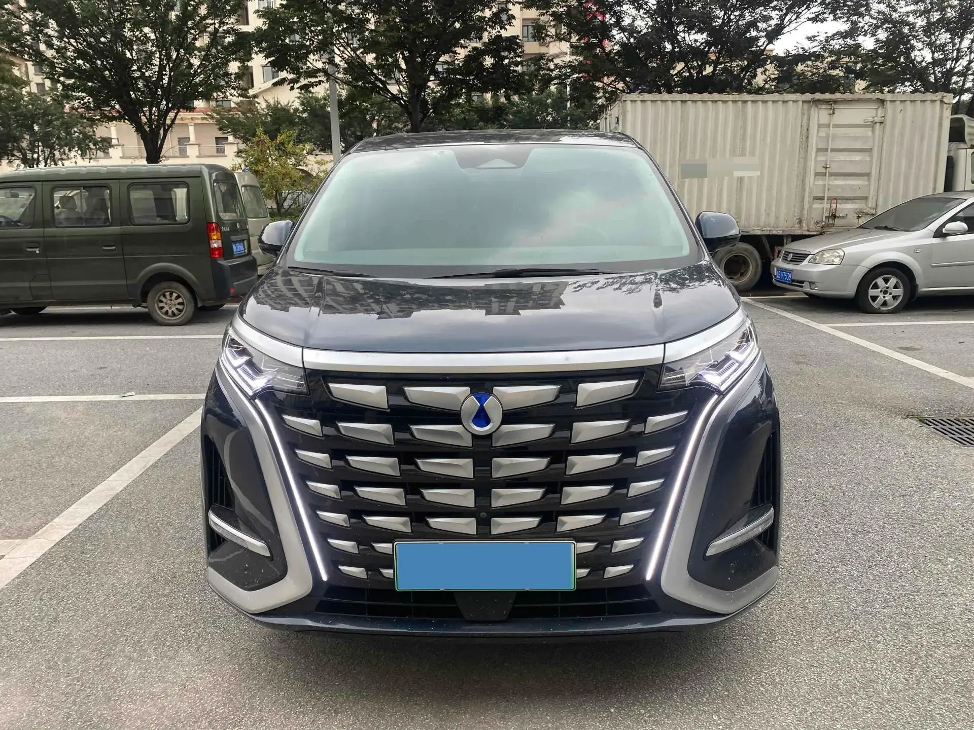 2022 DENZA D9 thumbnail 2