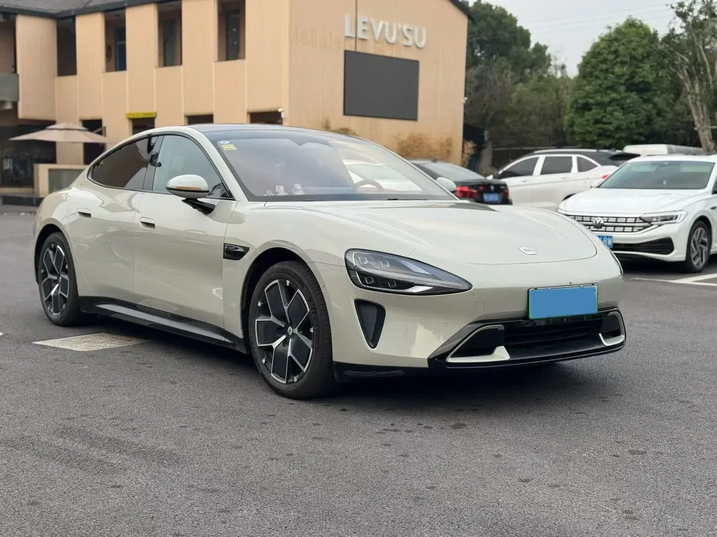 2024 MI SU7 thumbnail 3