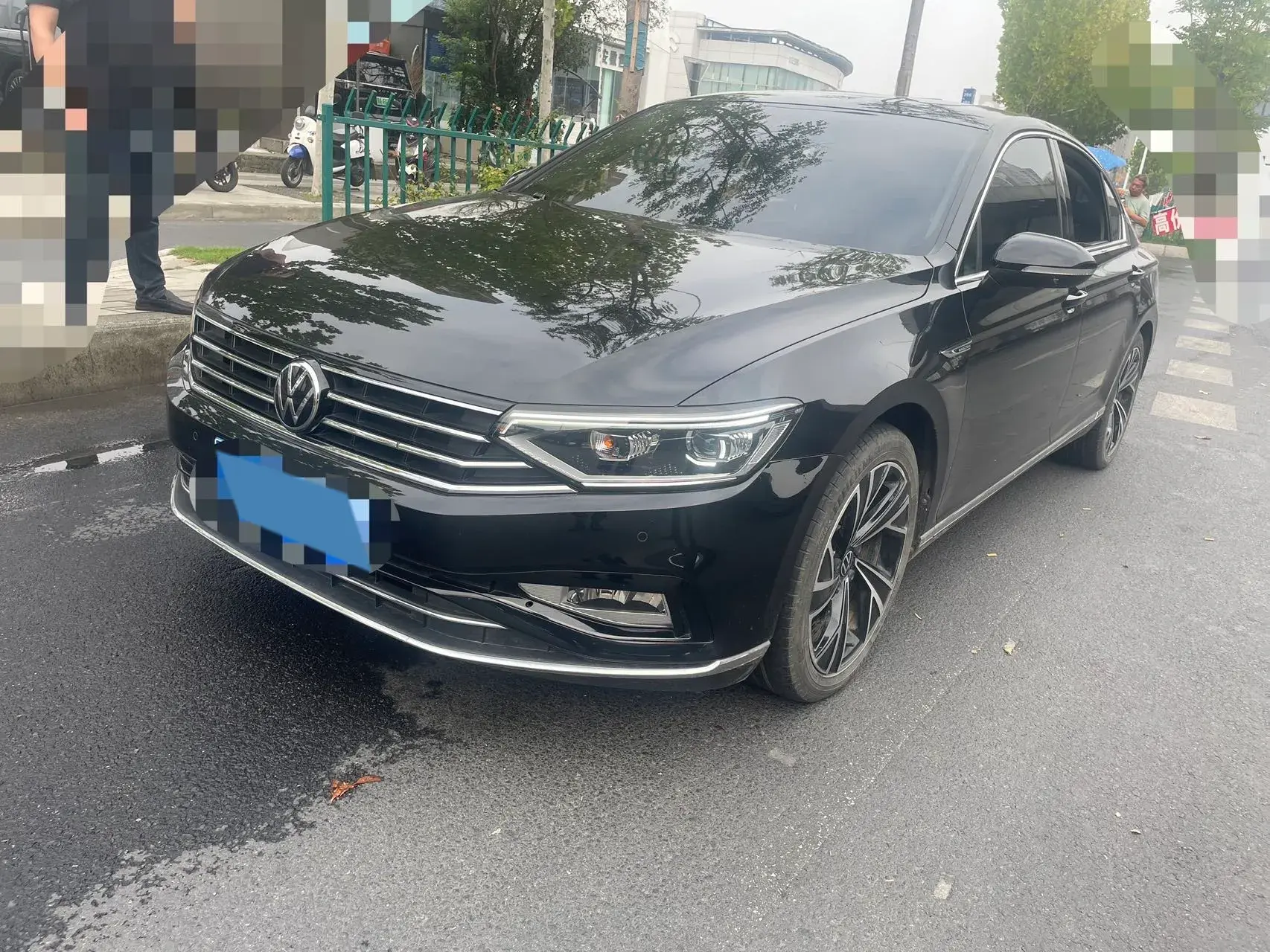2020 VOLKSWAGEN MAGOTAN view 1