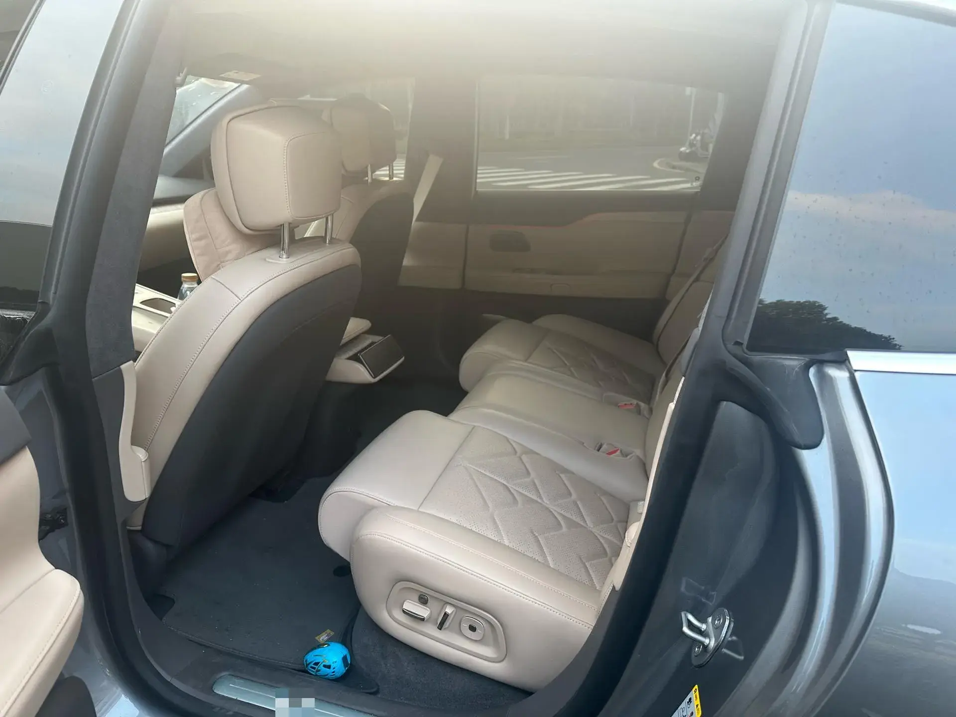 2024 NIO ET7 thumbnail 3