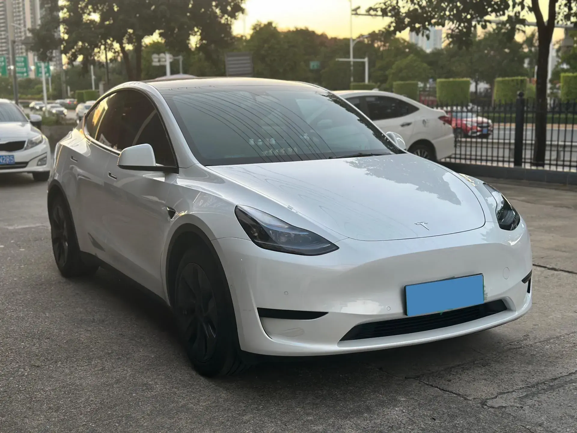 2023 TESLA MODEL thumbnail 2