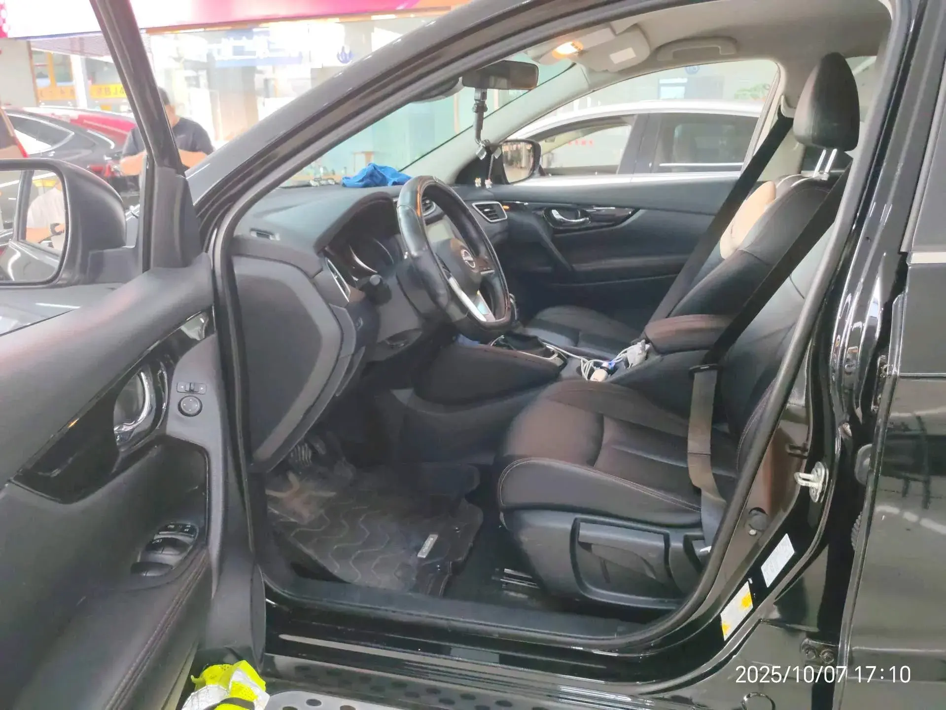 2023 NISSAN QASHQAI thumbnail 3